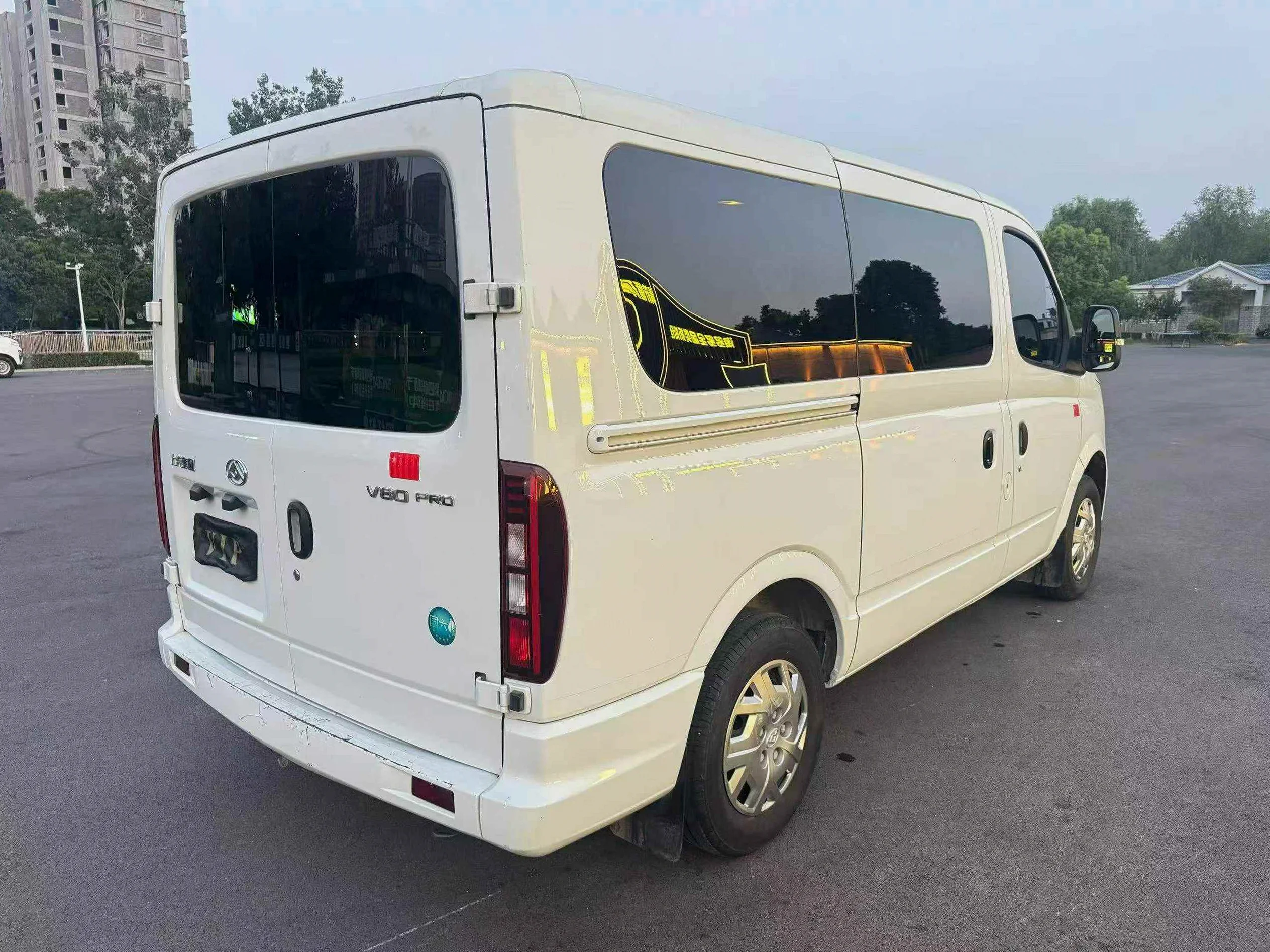 大通V80 驾驶室