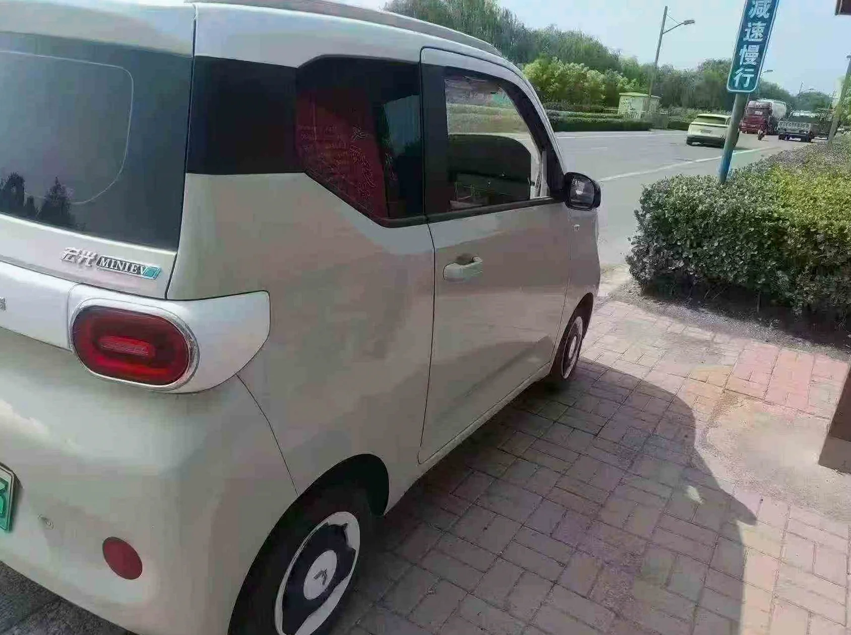 五菱汽车宏光 后面外观一