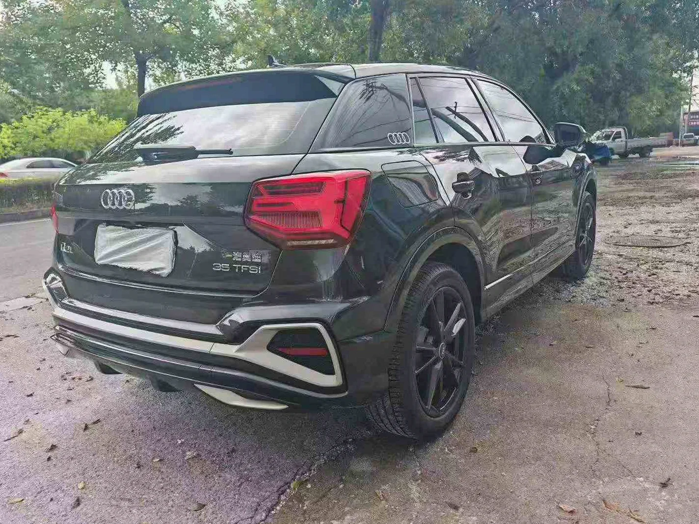 奥迪Q2 后面外观一