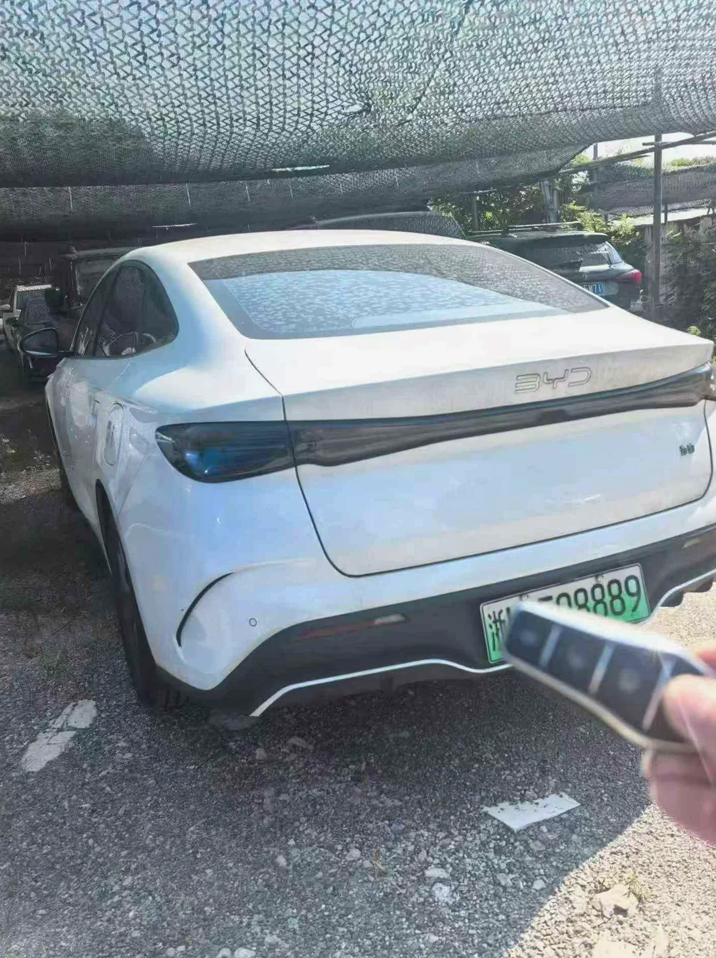 比亚迪海豹 正面外观三