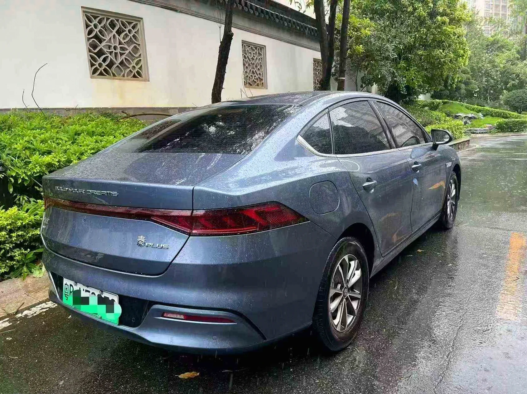 比亚迪秦 驾驶室