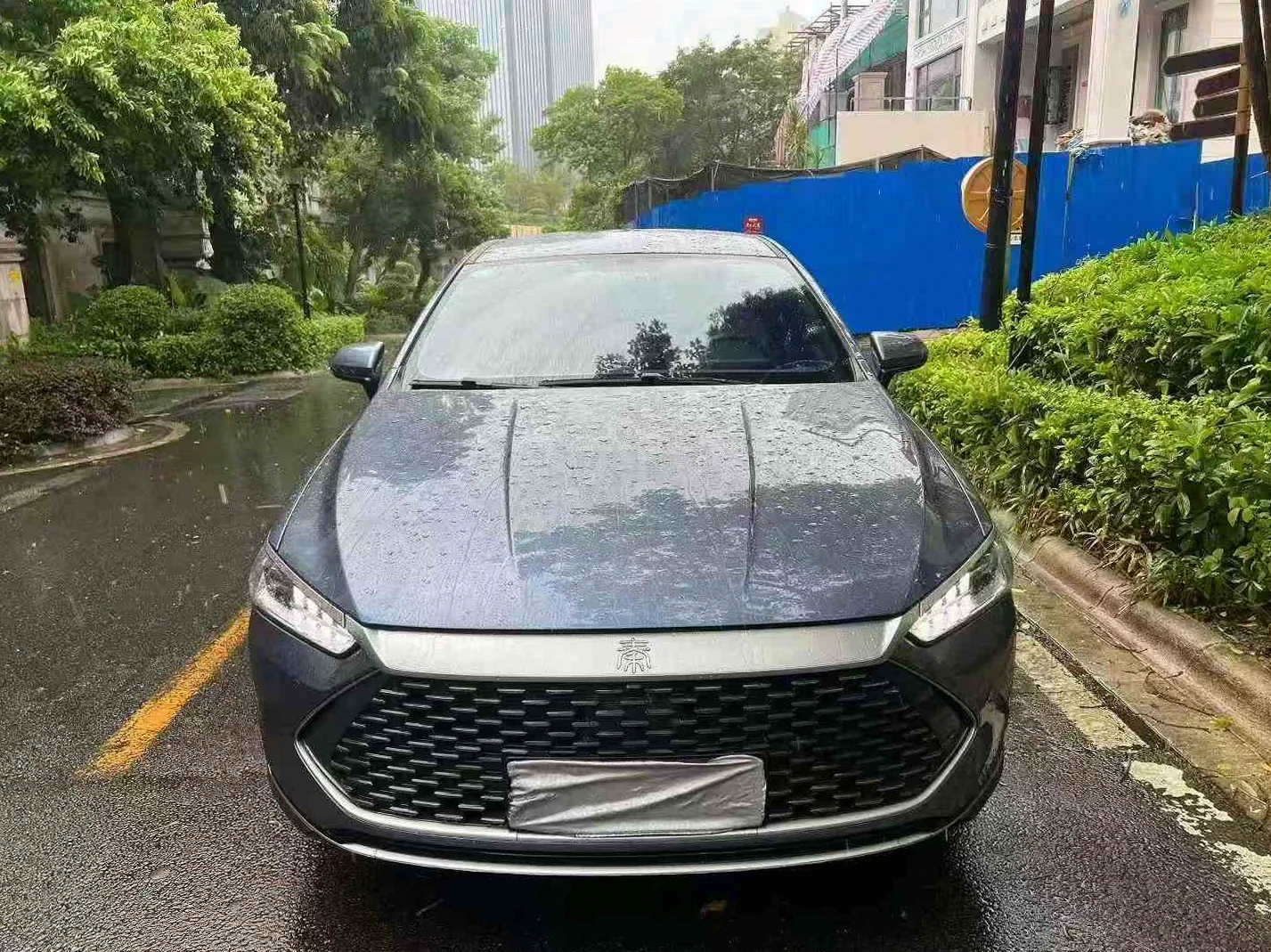 比亚迪秦 正面外观二