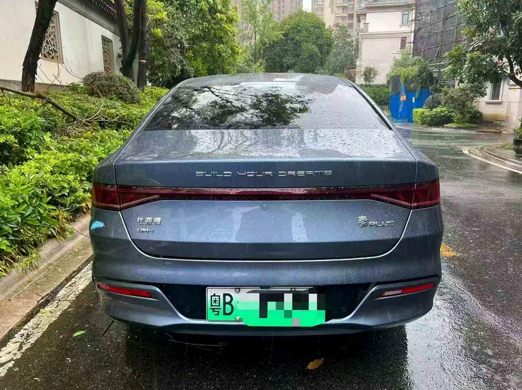 比亚迪秦 内饰后排