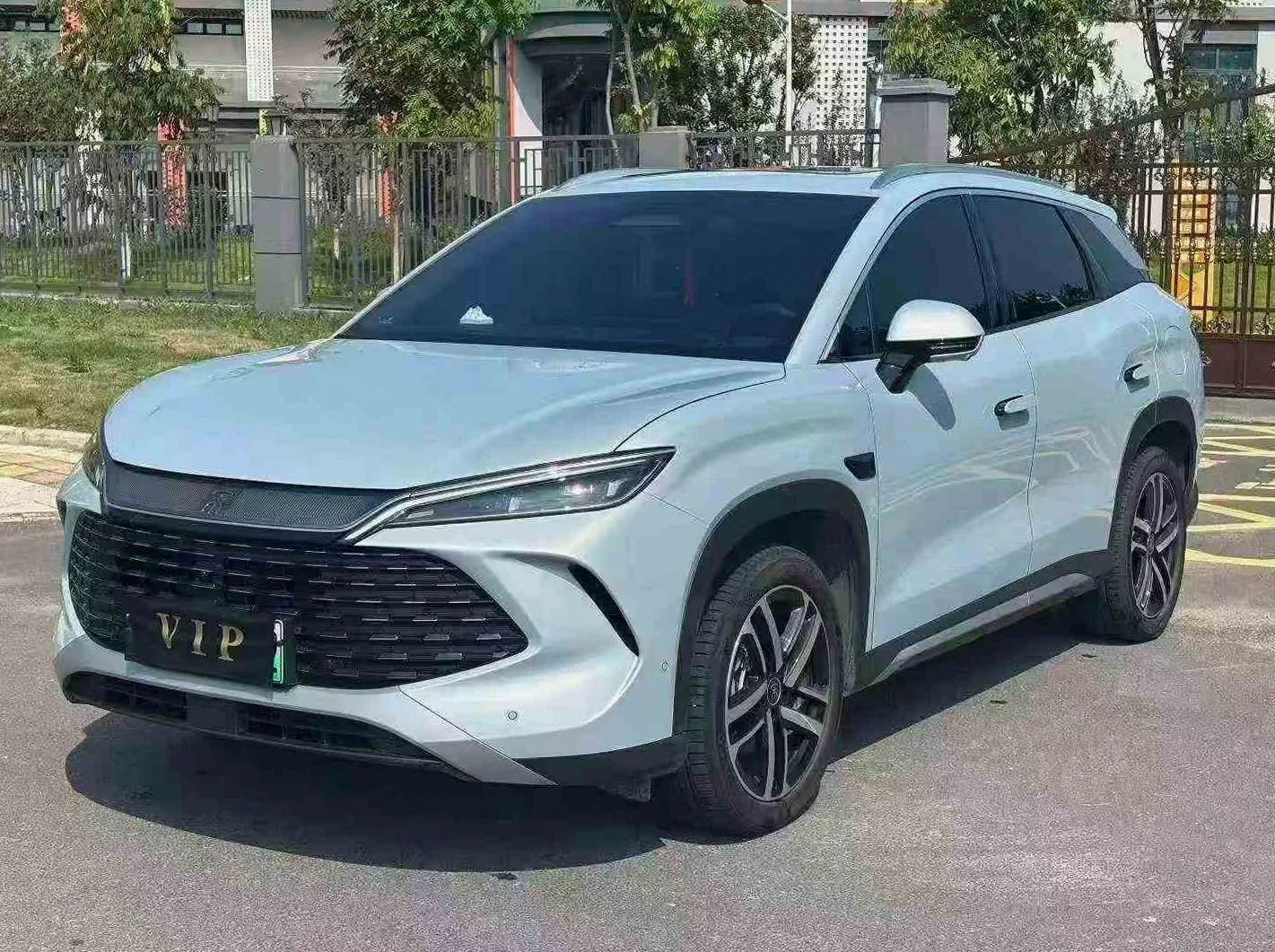 25年比亚迪宋L 1.5L插混