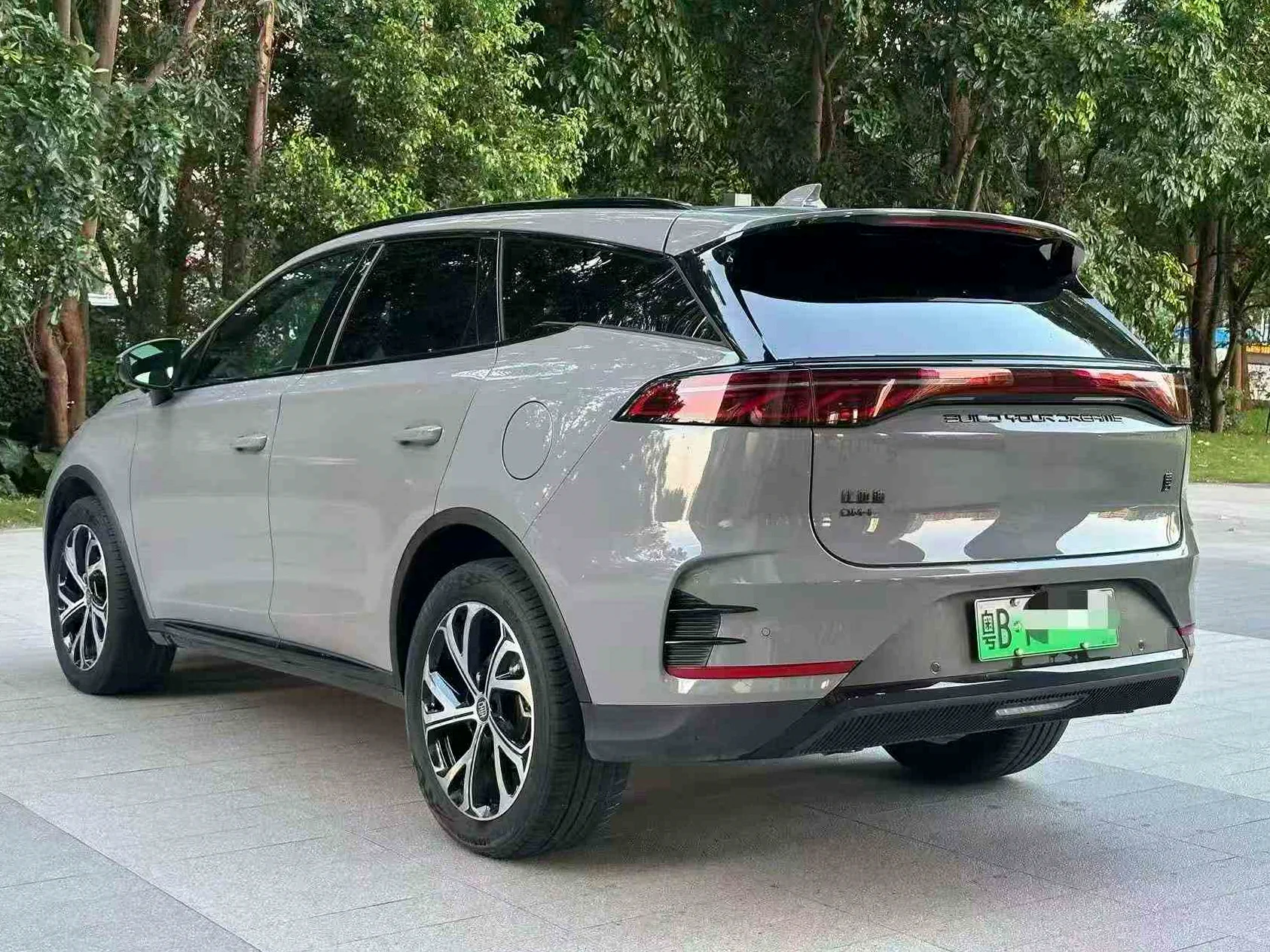 比亚迪唐 内饰前排