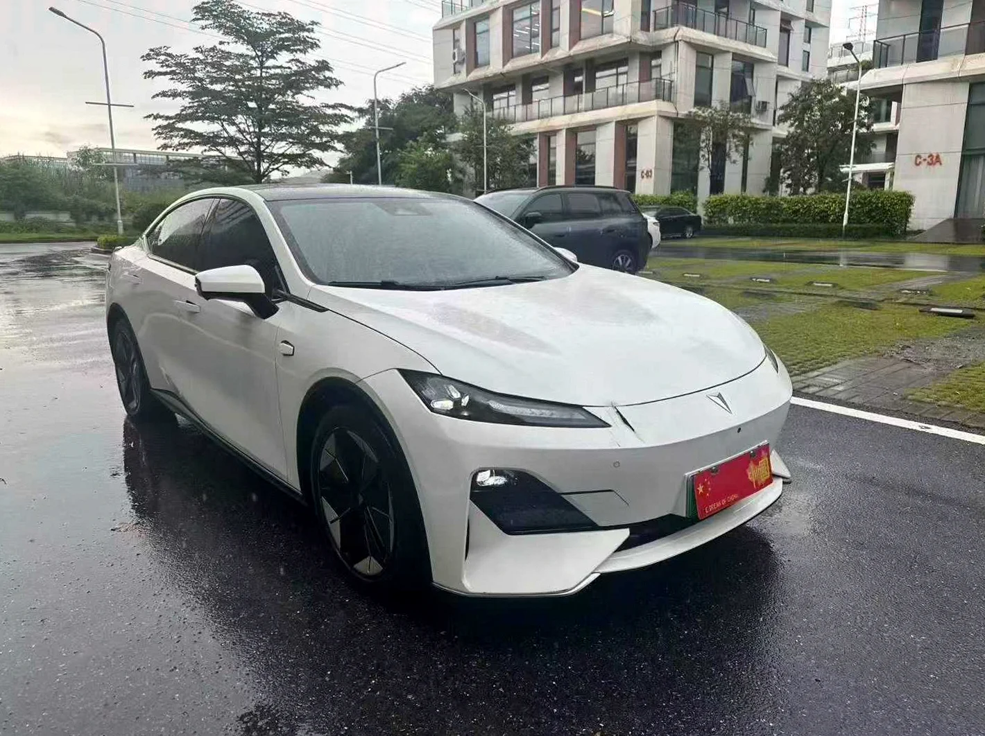 长安汽车SL03 正面外观三