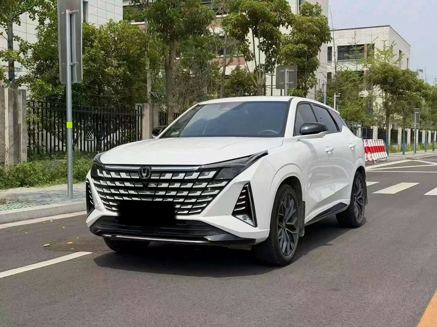 25年长安UNI-Z 1.5油电混动
