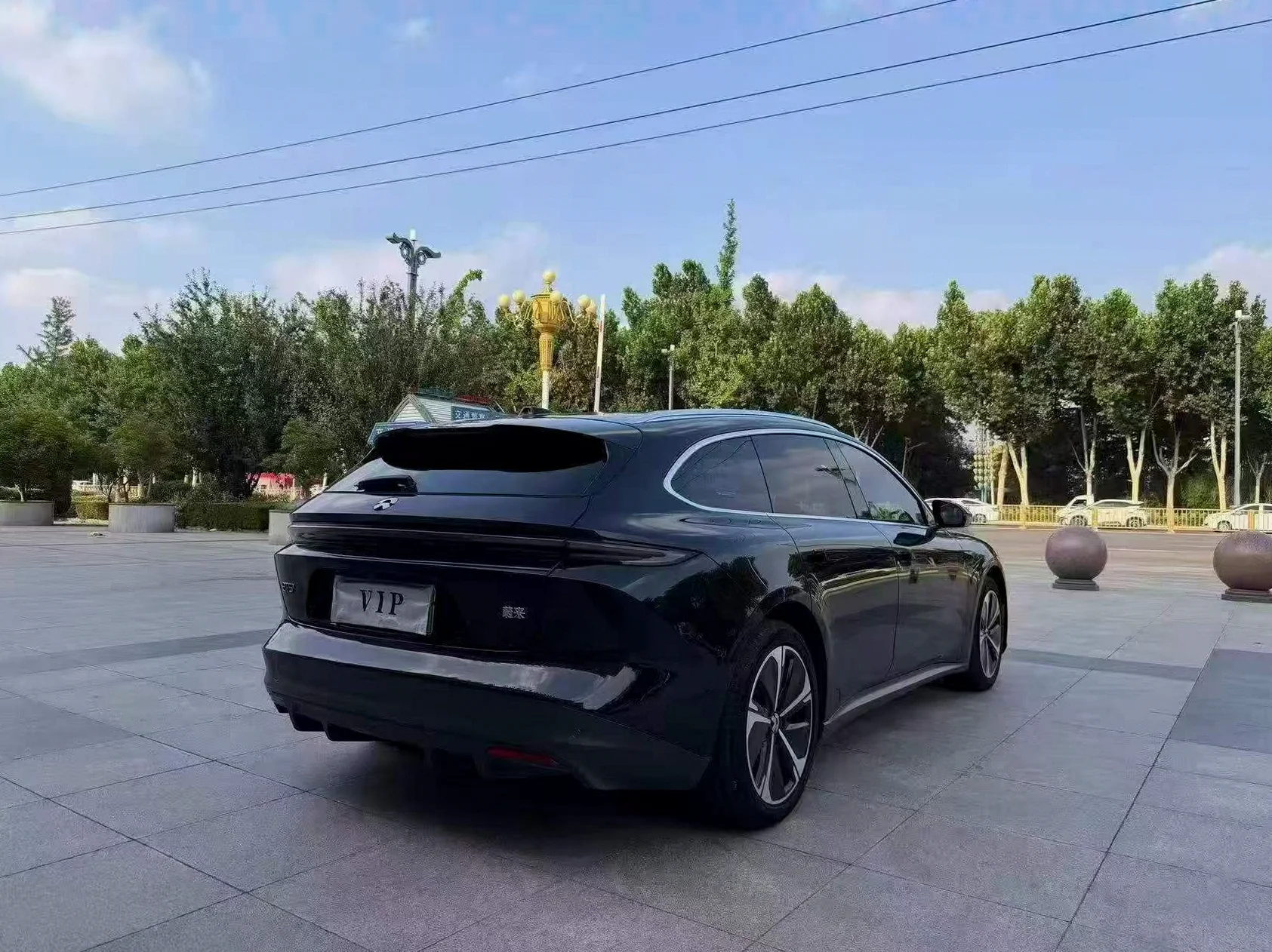 蔚来ET5 后面外观三