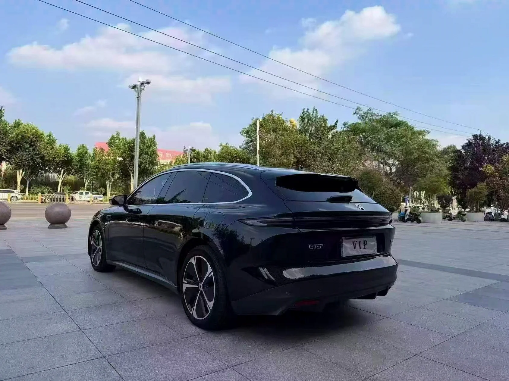 蔚来ET5 后面外观二