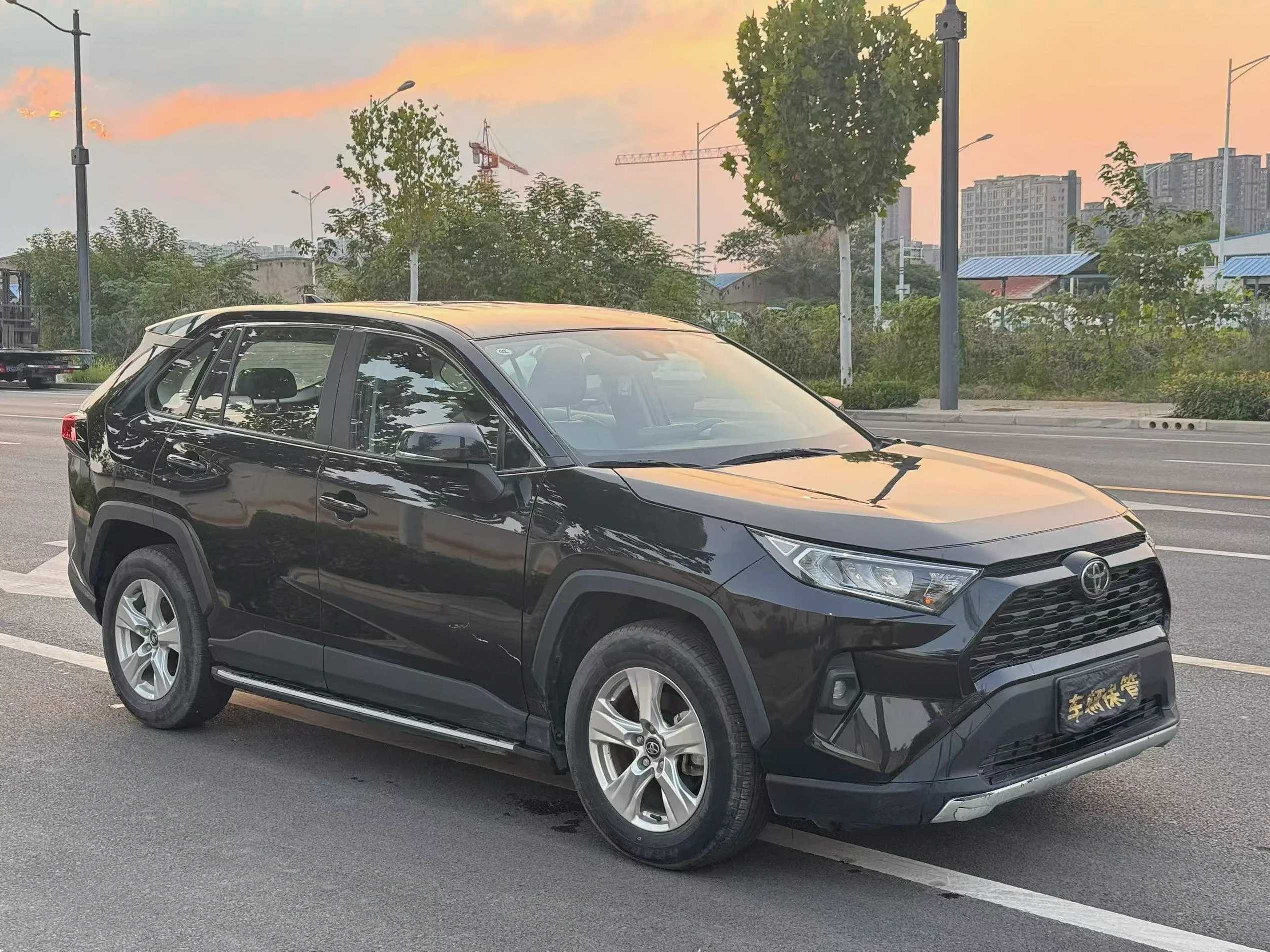 丰田RAV4荣放 正面外观二