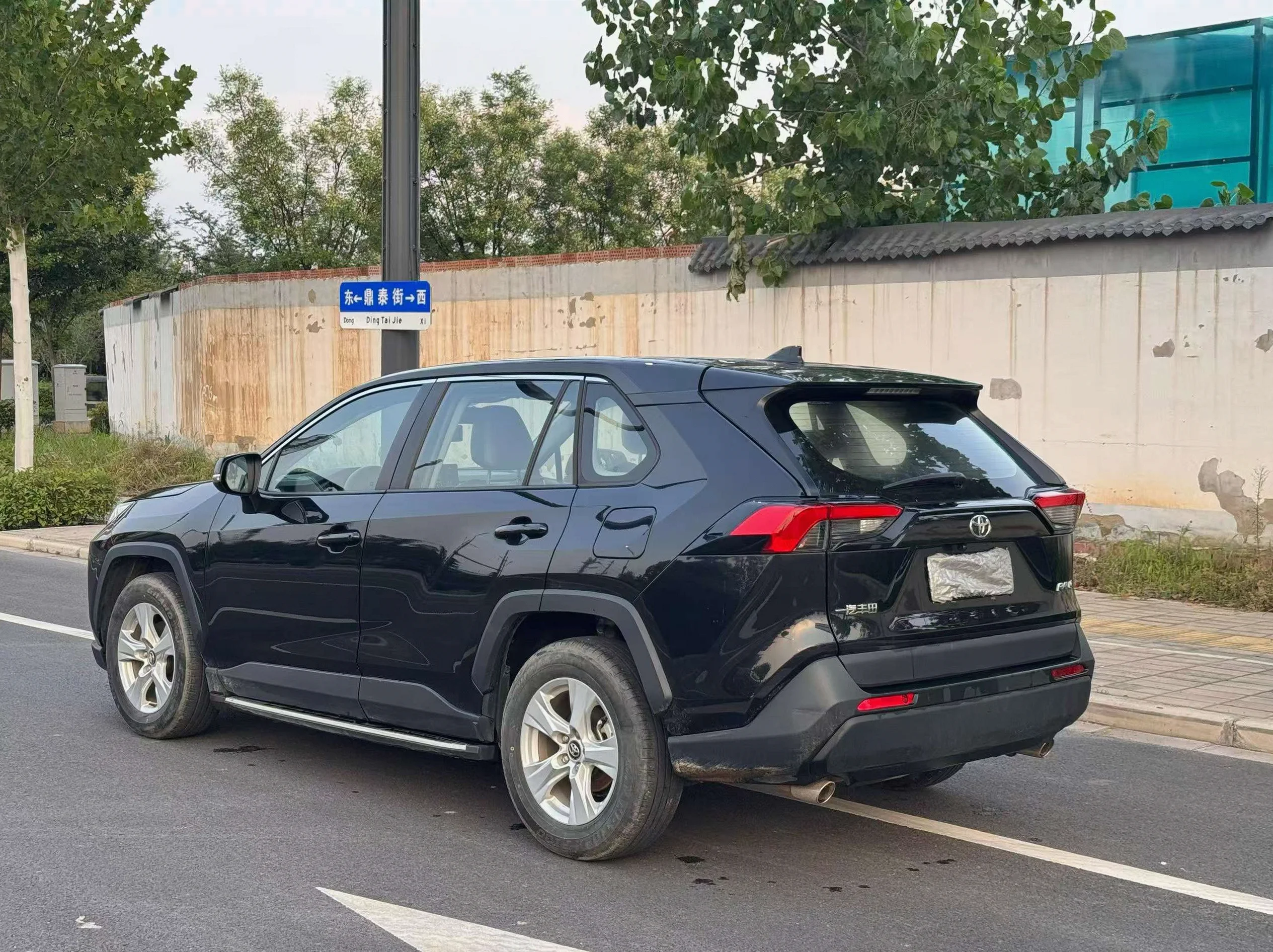 丰田RAV4荣放 后面外观二