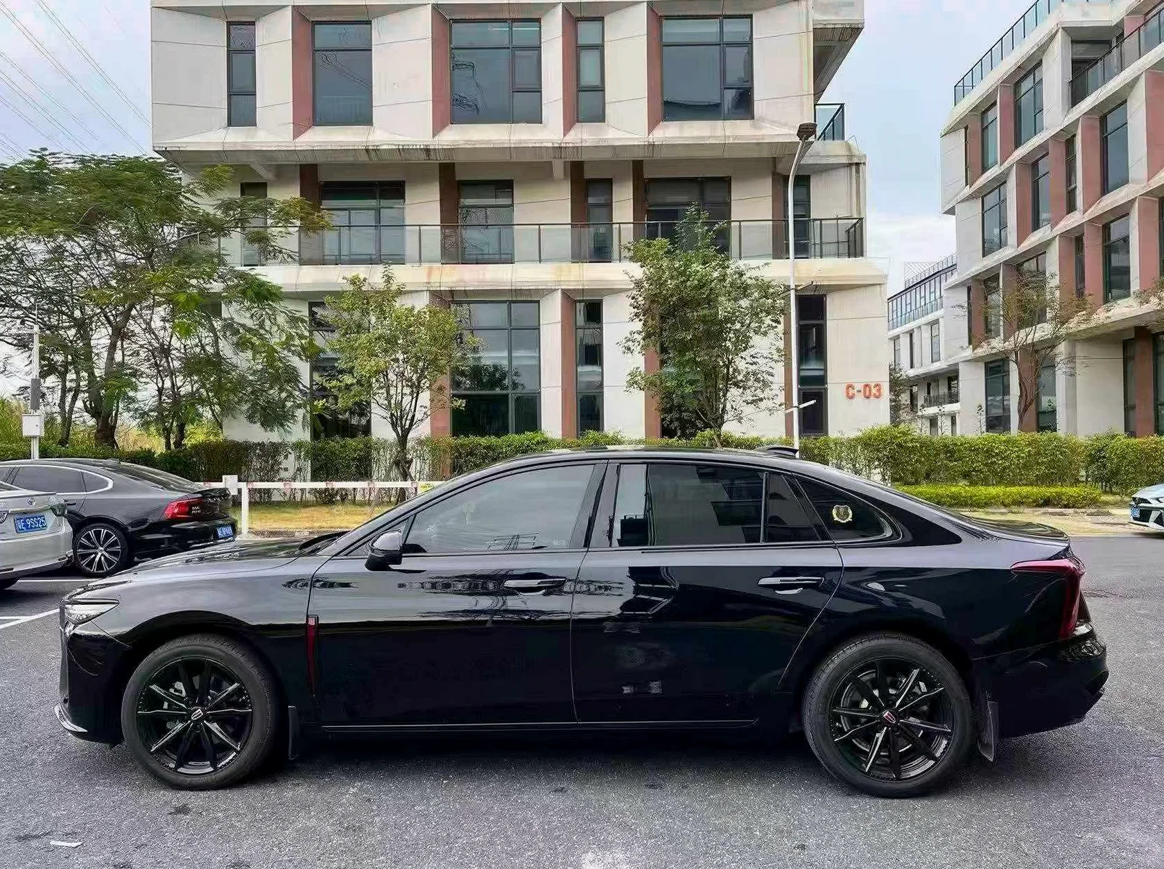 红旗H5 后面外观一