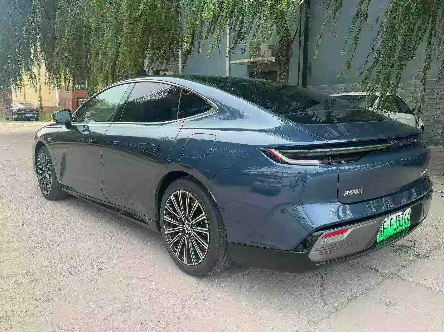 吉利星耀 后面外观三