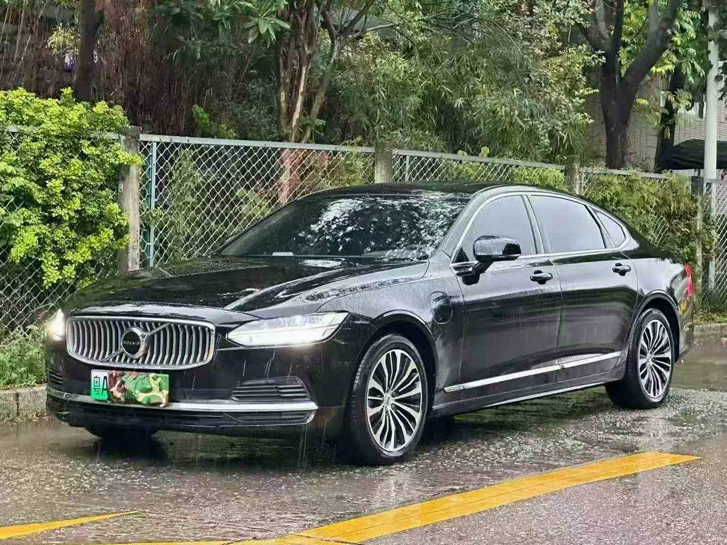 沃尔沃S90 正面外观三