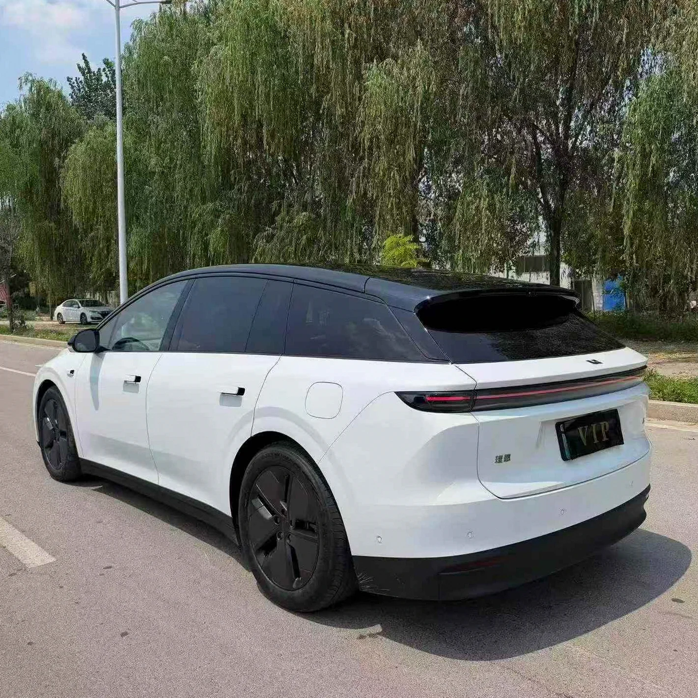 理想i6 后面外观二