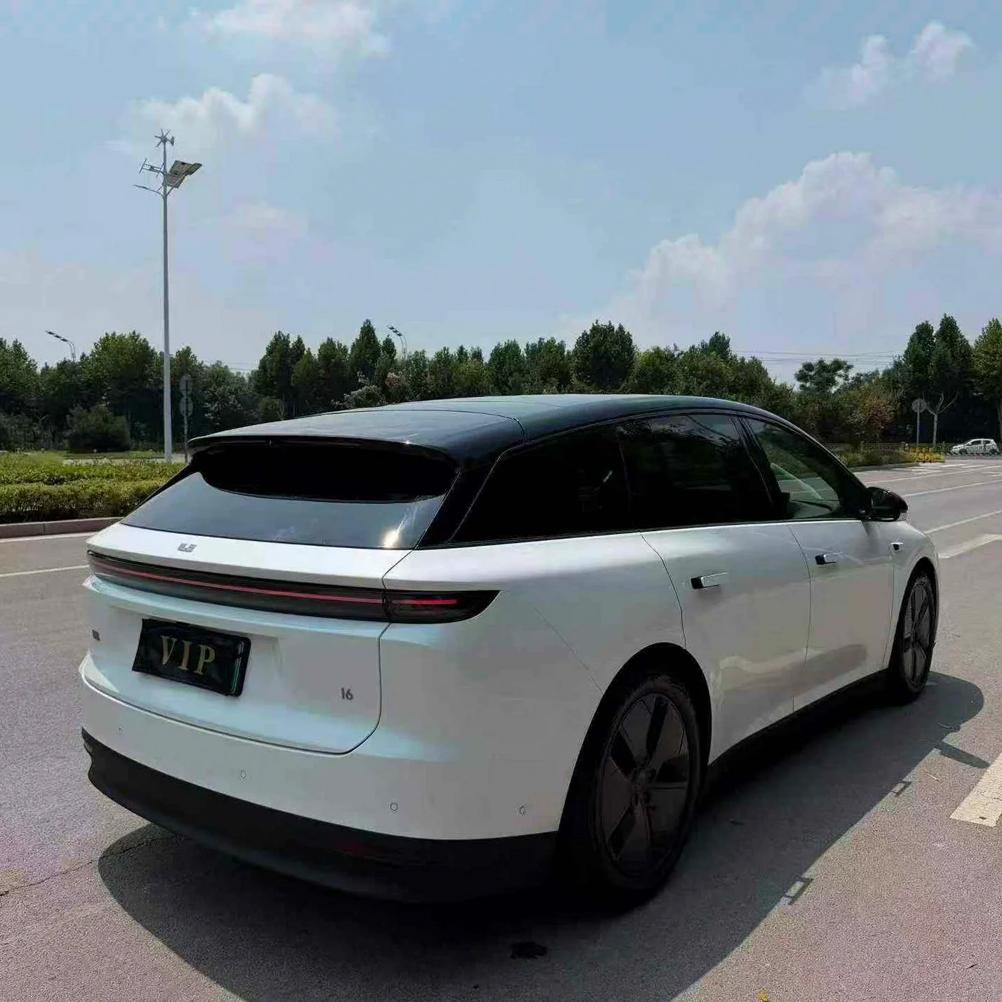 理想i6 后面外观三
