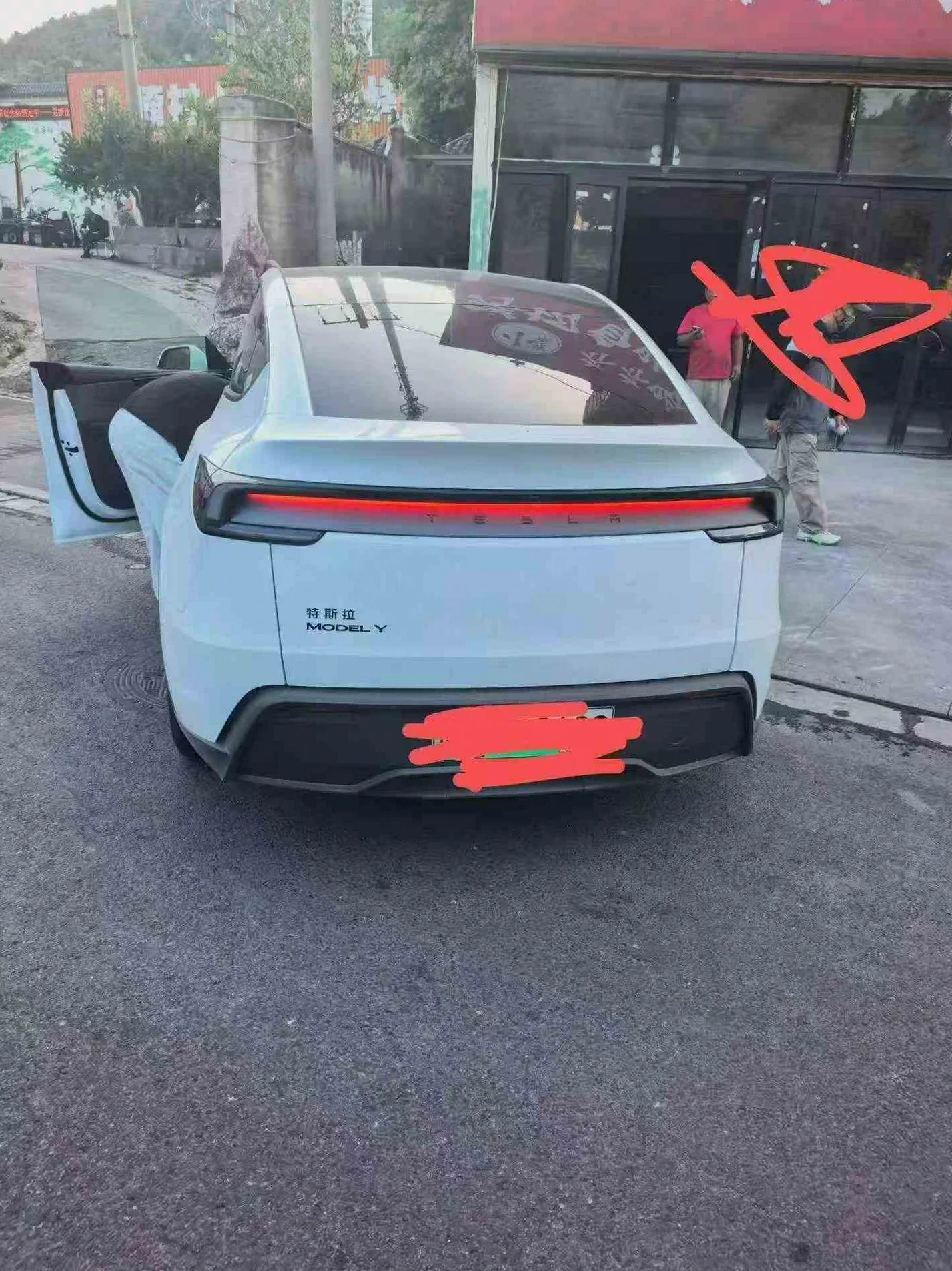 特斯拉MODEL 正面外观三