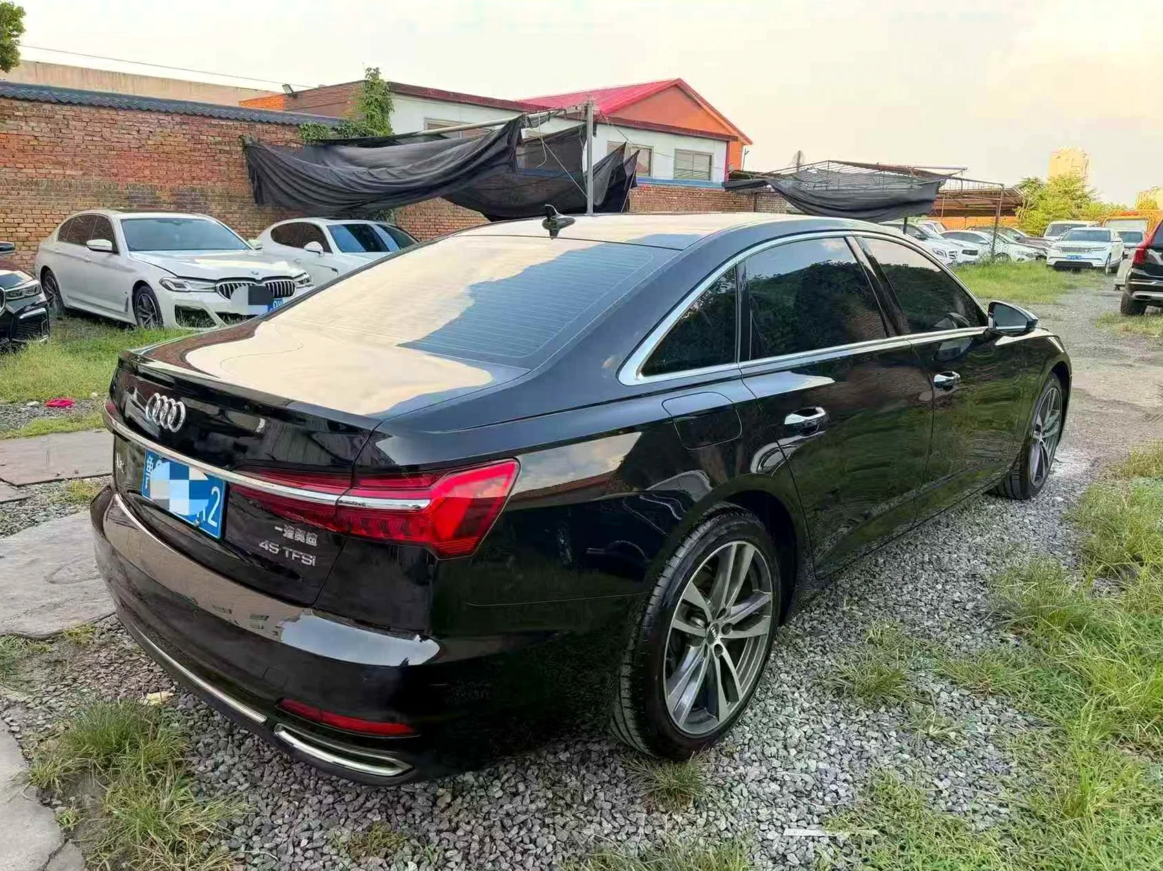 奥迪A6L 后面外观一