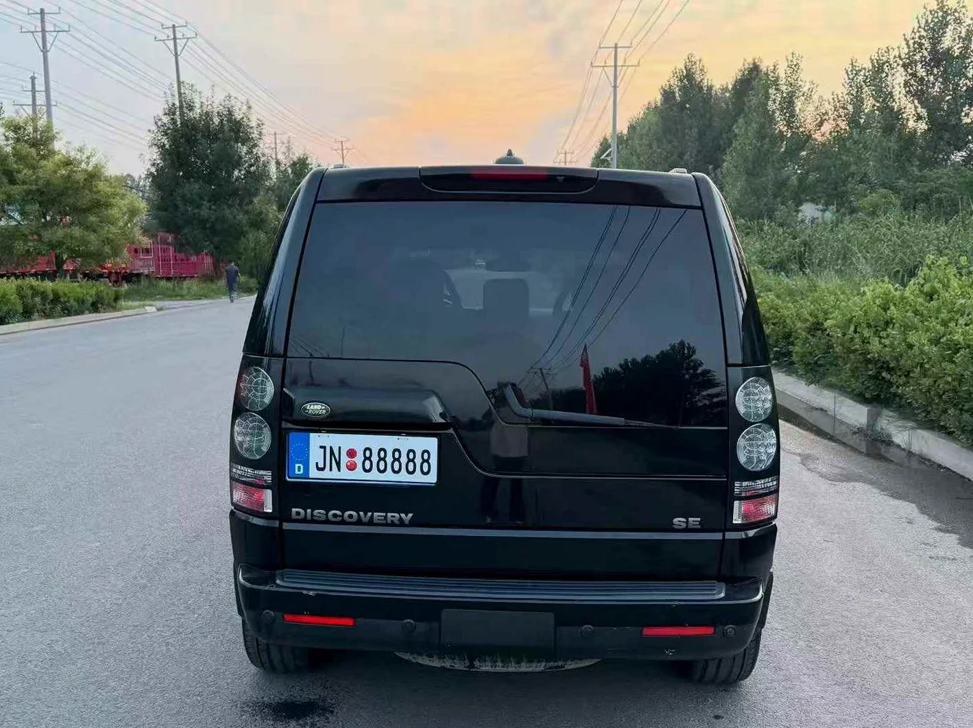 路虎发现 后面外观二