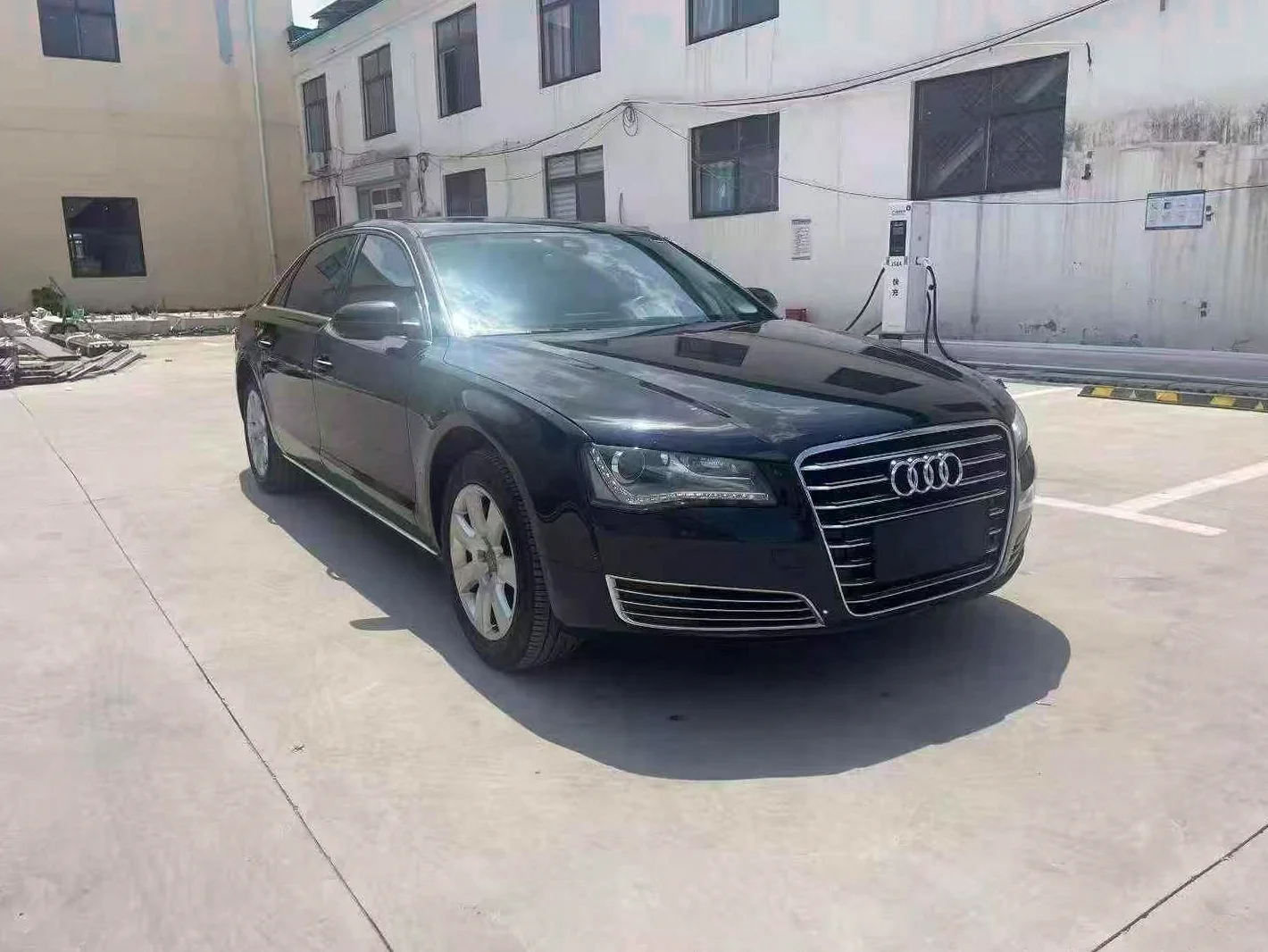奥迪A8L 正面外观三