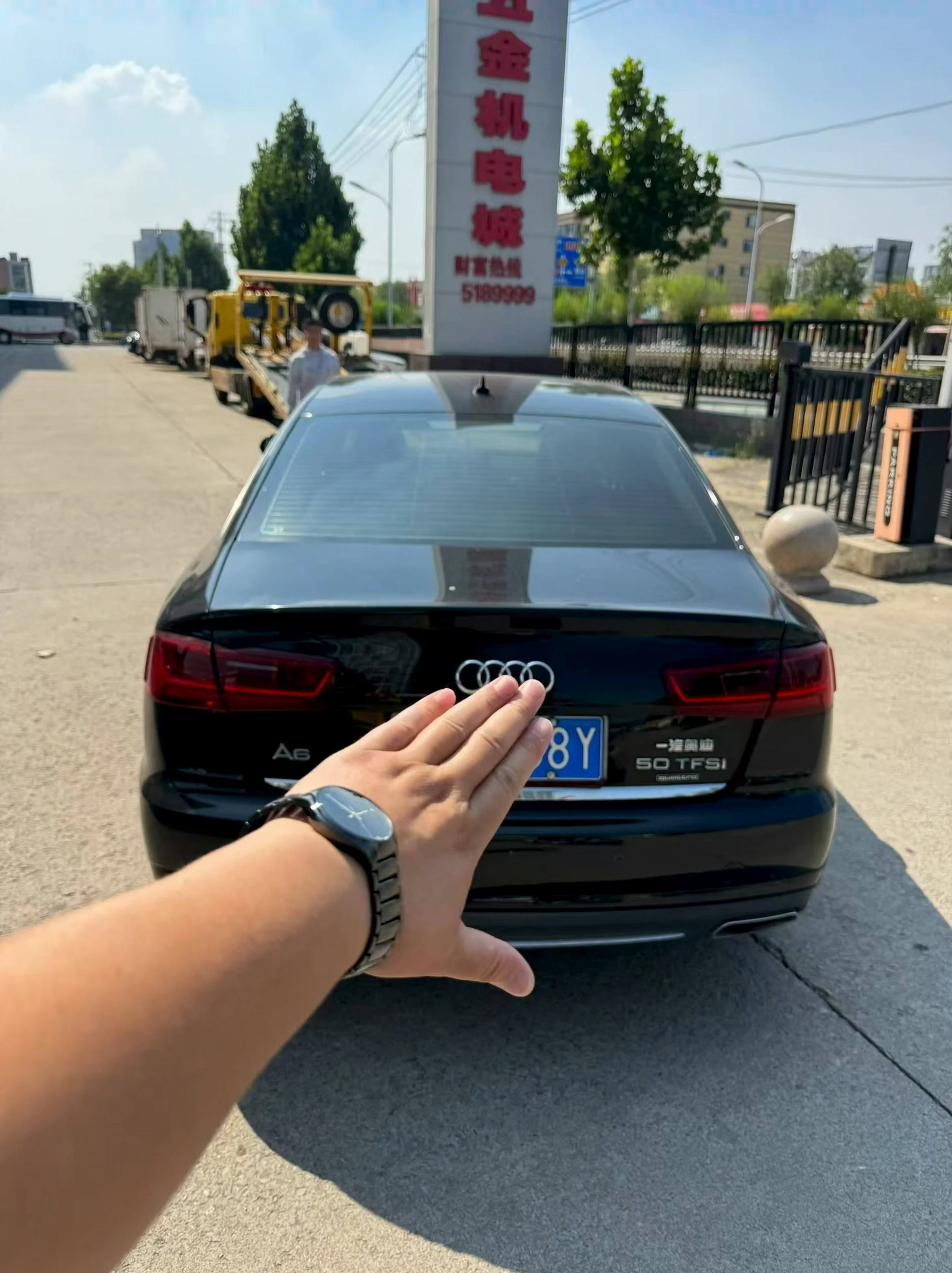 奥迪A6L 正面外观二