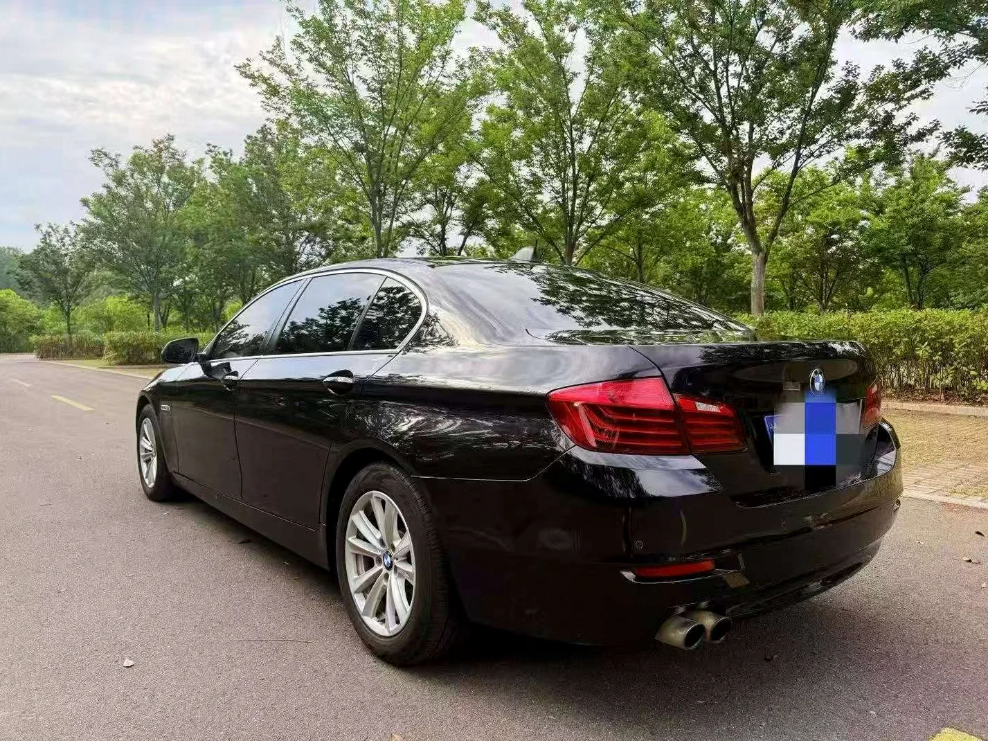 宝马5系 后面外观三