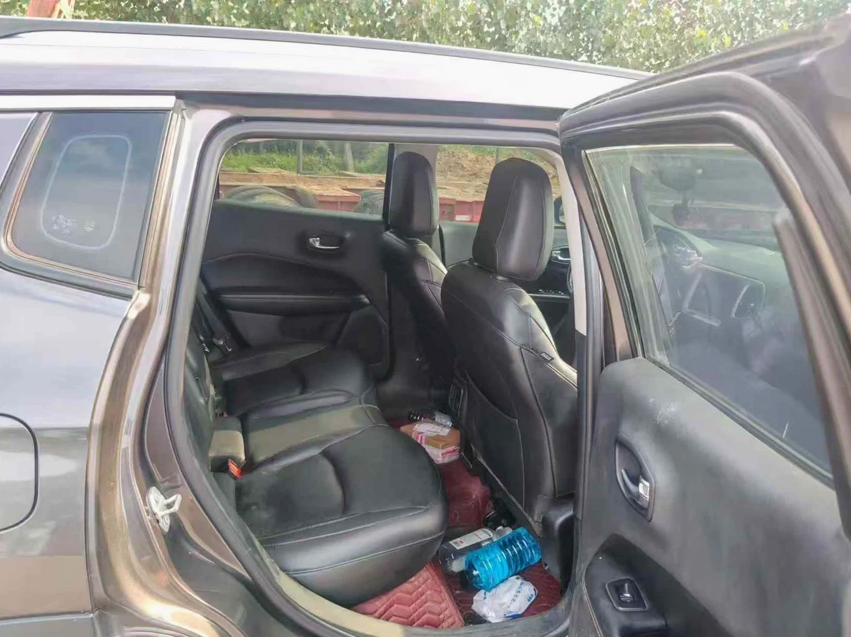 Jeep指南者 内饰前排