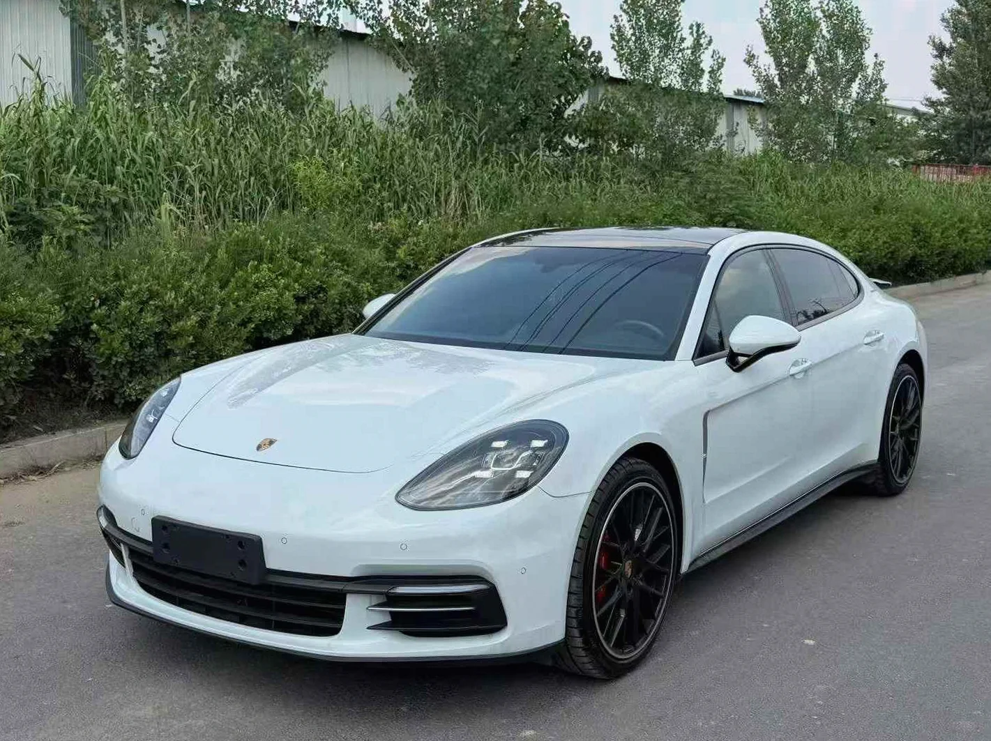 保时捷帕拉梅拉 正面外观二