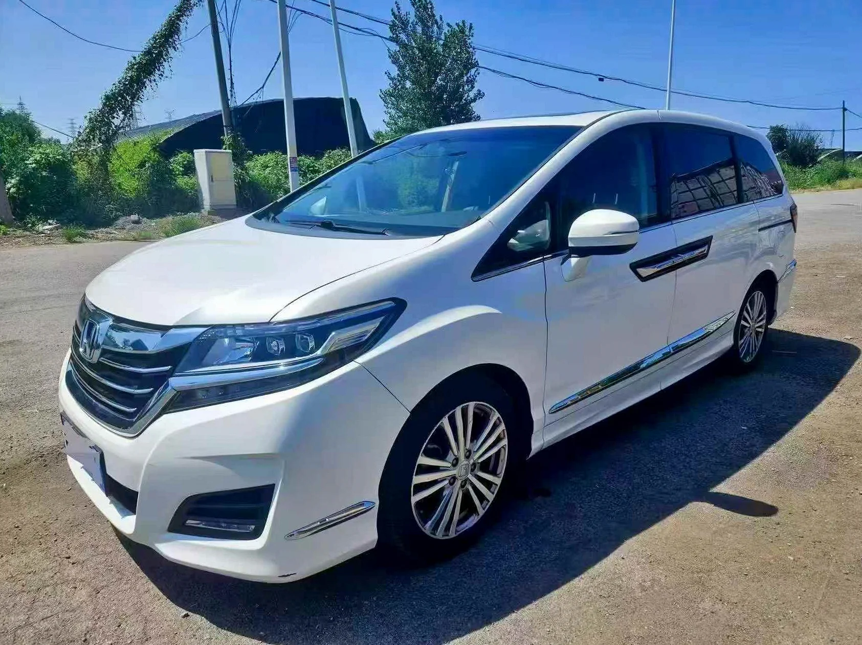 本田艾力绅 后面外观三