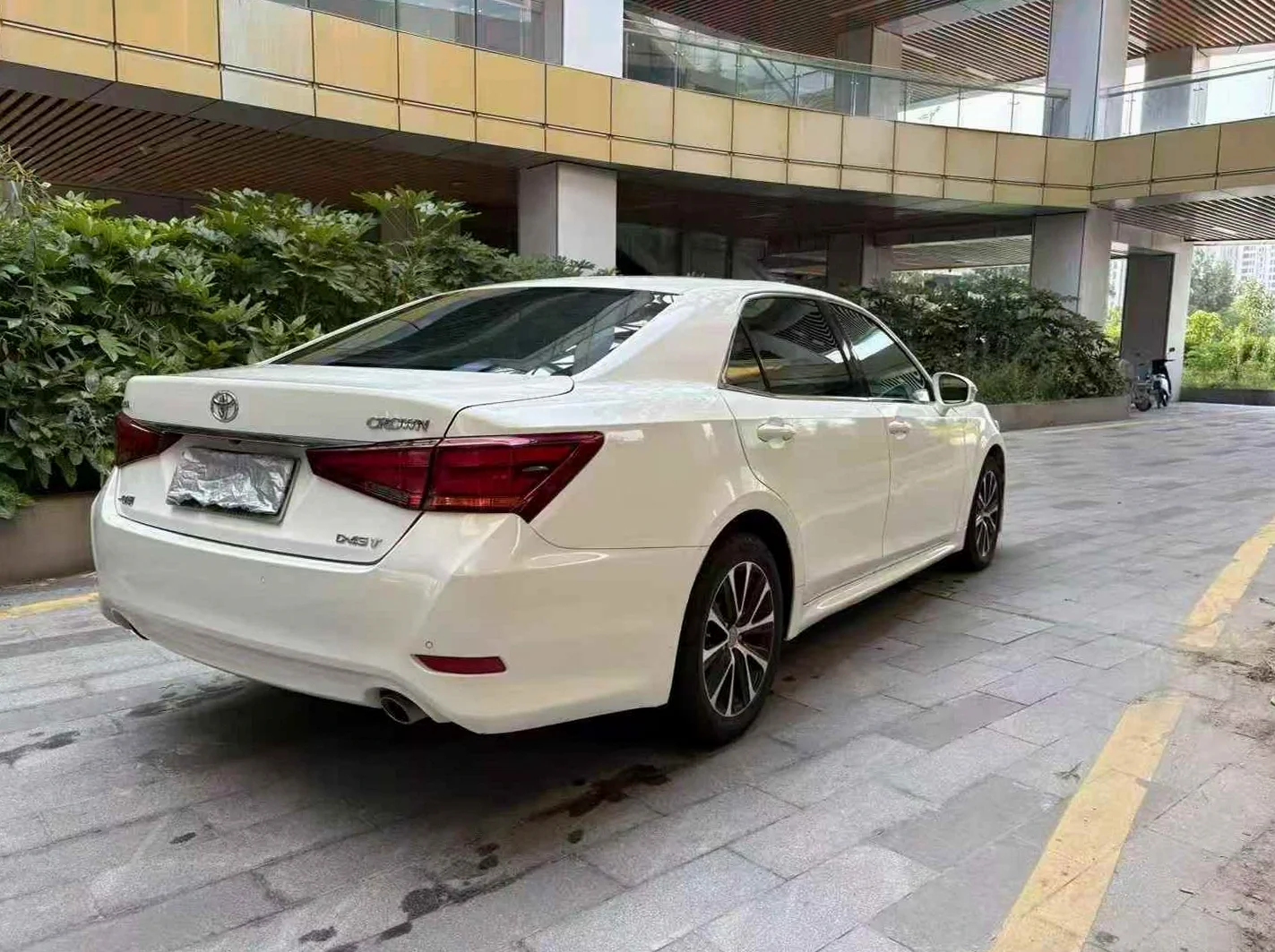 丰田皇冠 驾驶室