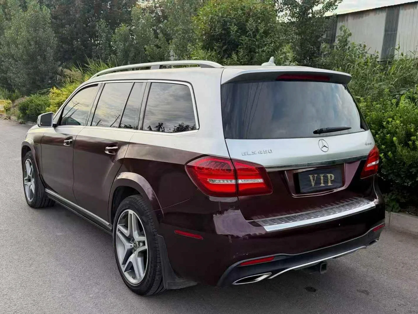 奔驰GLS 后面外观一