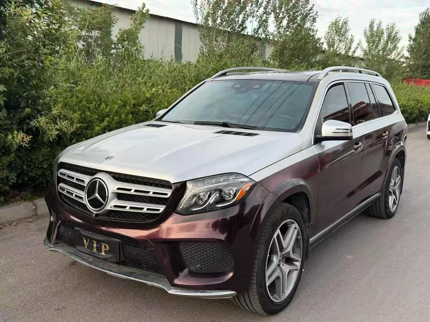 奔驰GLS 正面外观二