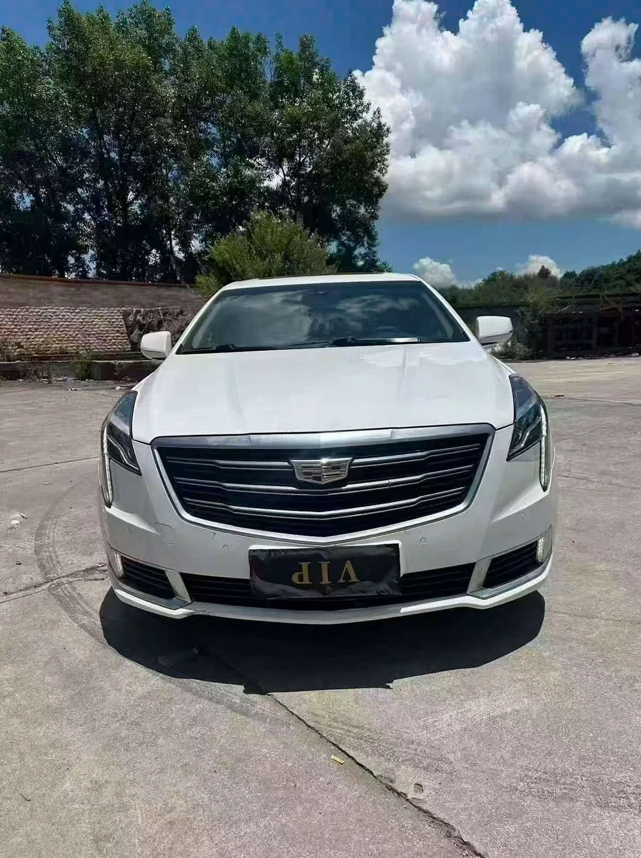 凯迪拉克XTS 正面外观二