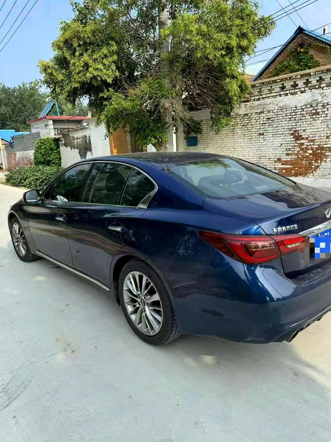 英菲尼迪Q50L 后面外观二