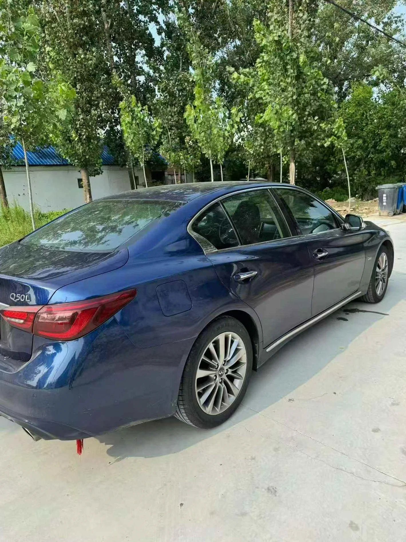 英菲尼迪Q50L 后面外观三