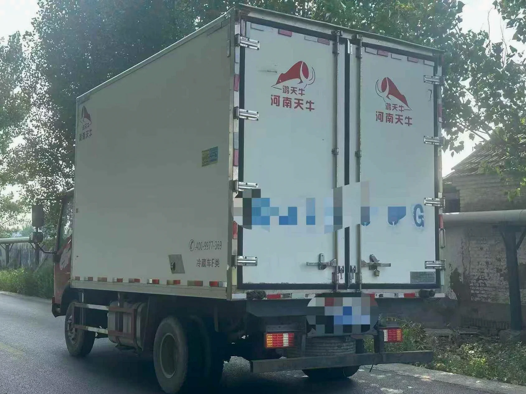 货车东风风光580/(EV) 后面外观一