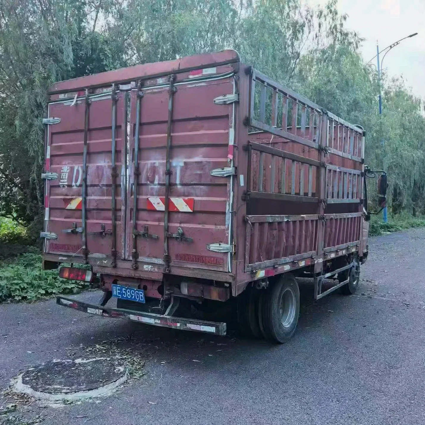 货车重汽豪沃 后面外观二