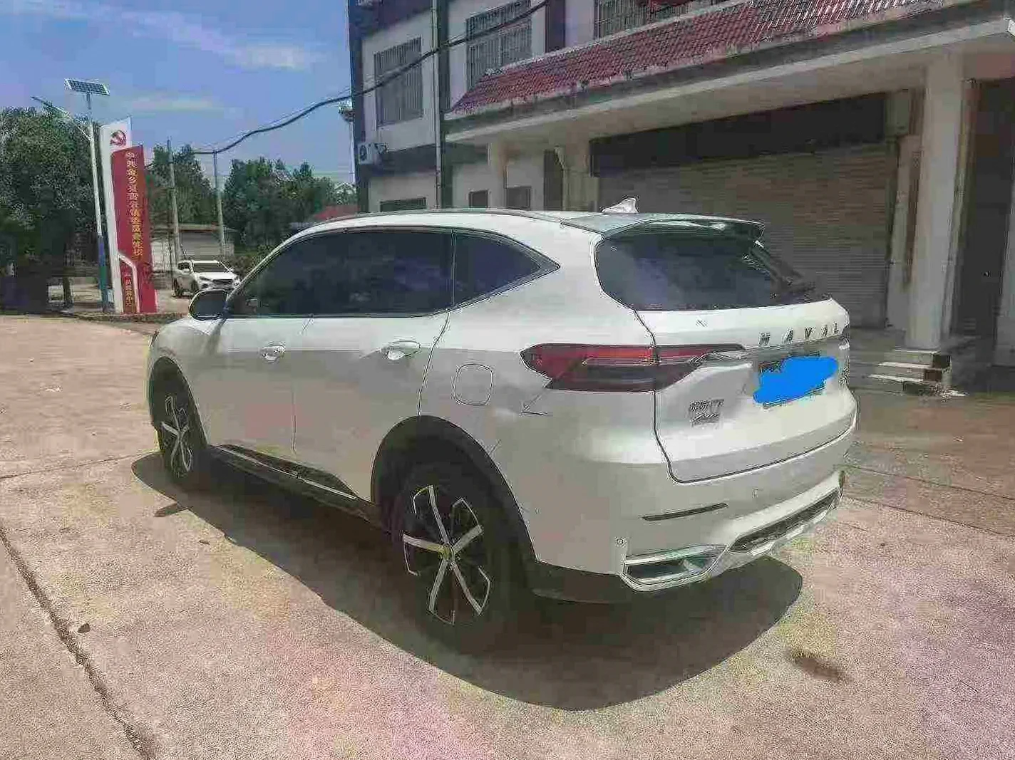 哈弗F7 后面外观三