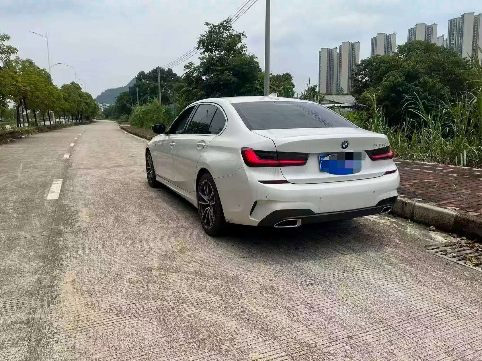 宝马3系 后面外观二