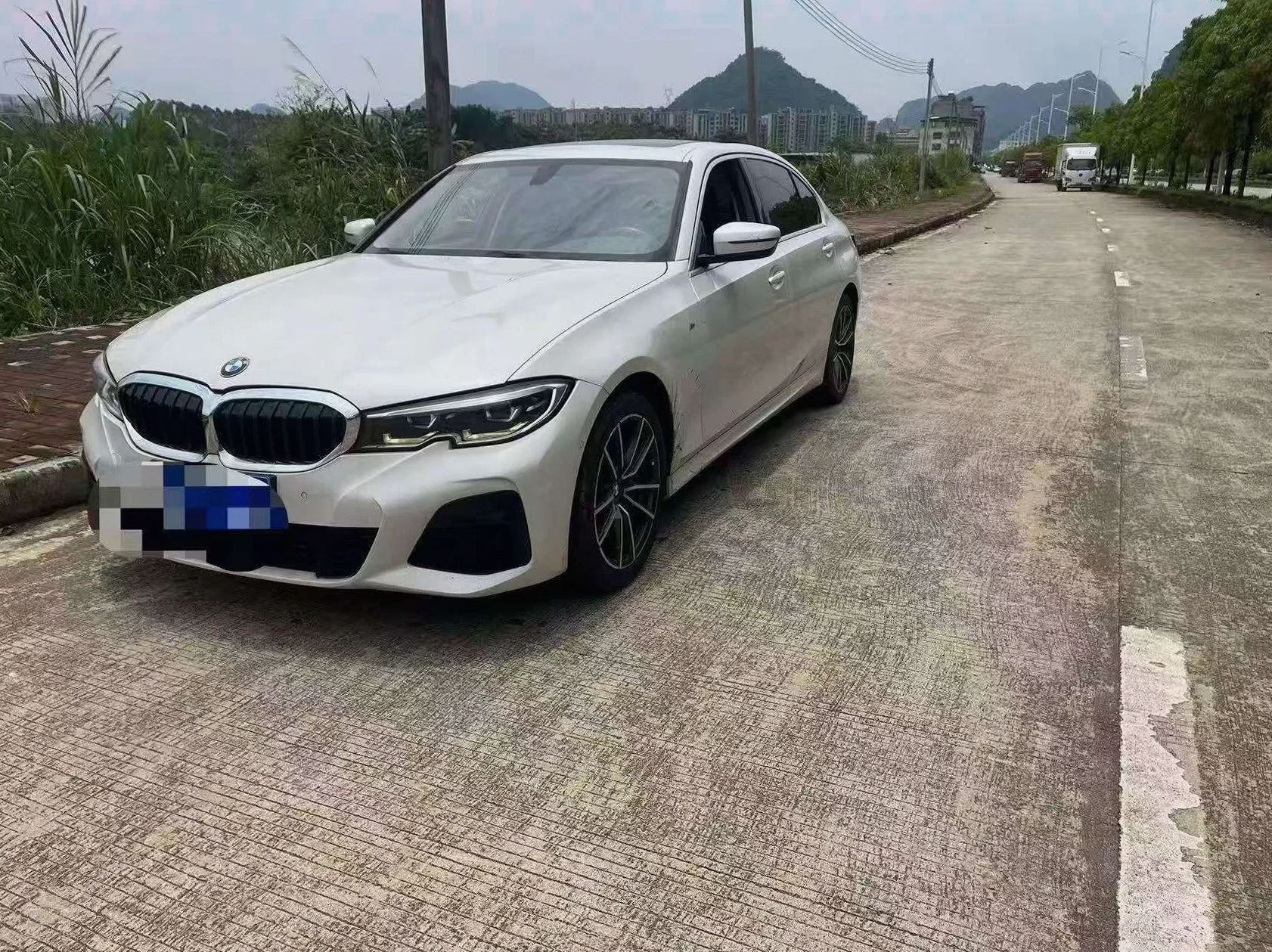 宝马3系 正面外观三