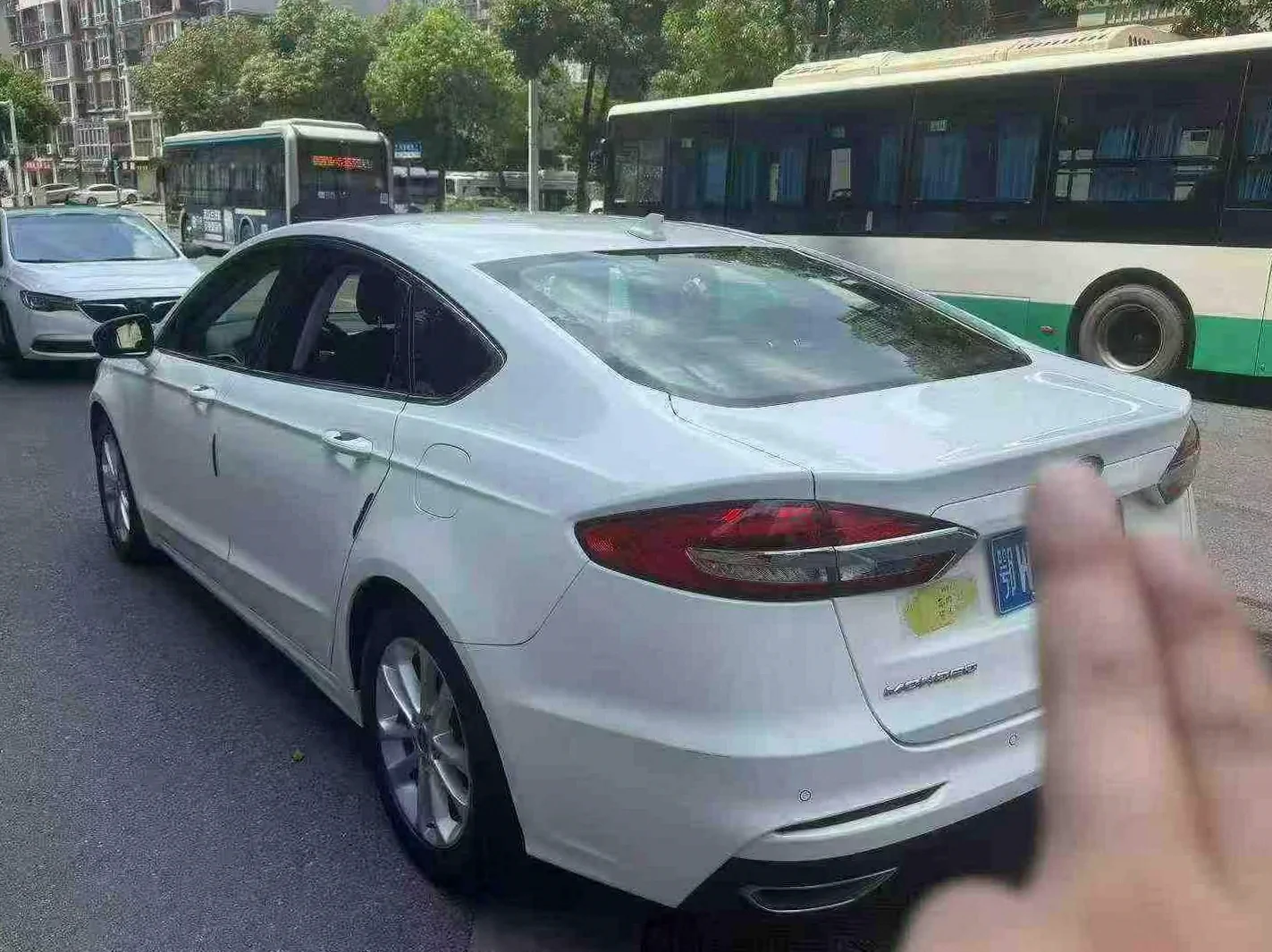 福特蒙迪欧 后面外观一