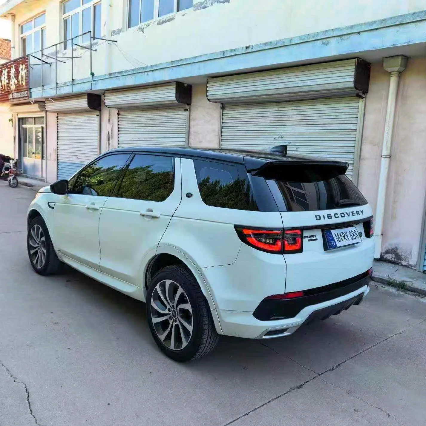路虎发现 后面外观二