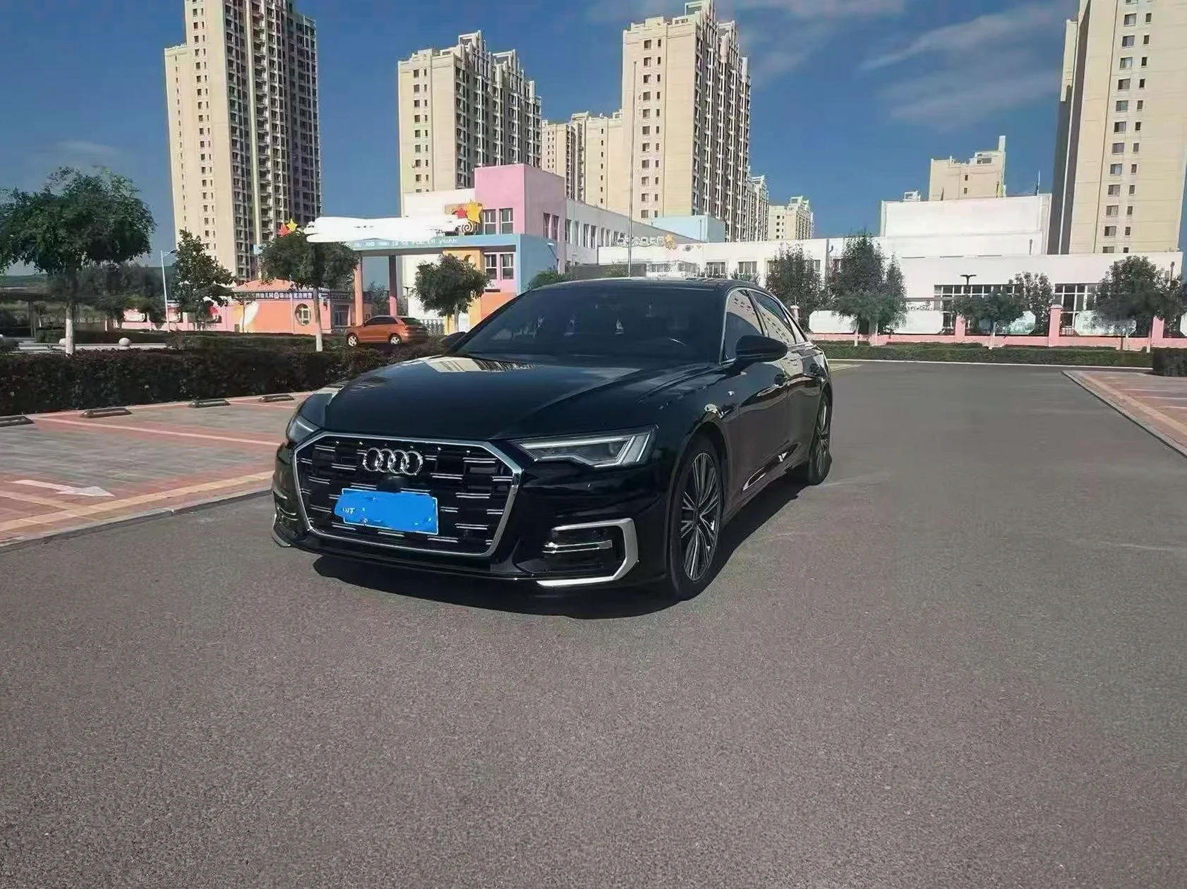 奥迪A6L 正面外观三