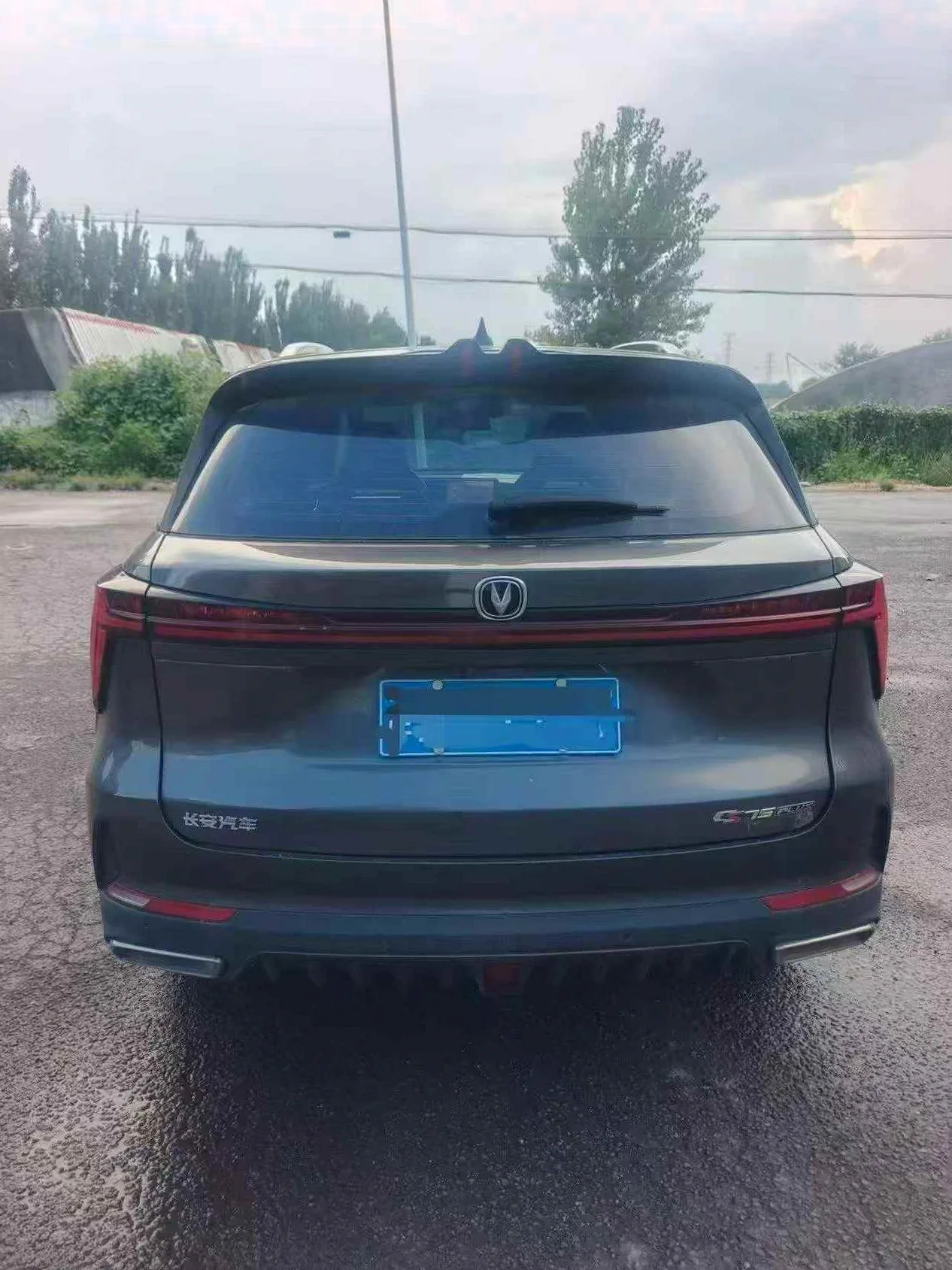 长安汽车CS75 后面外观一