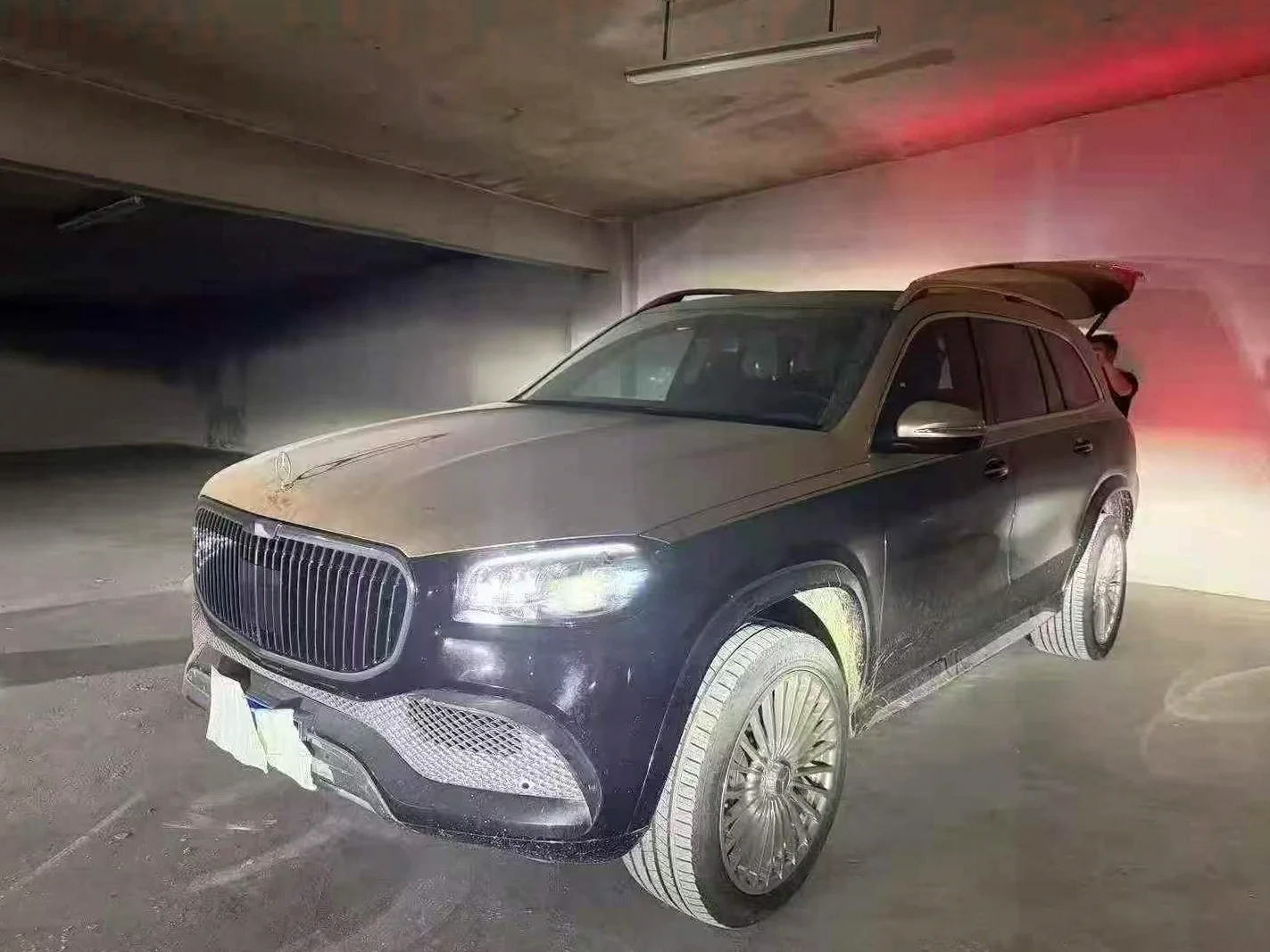 奔驰GLS 正面外观三