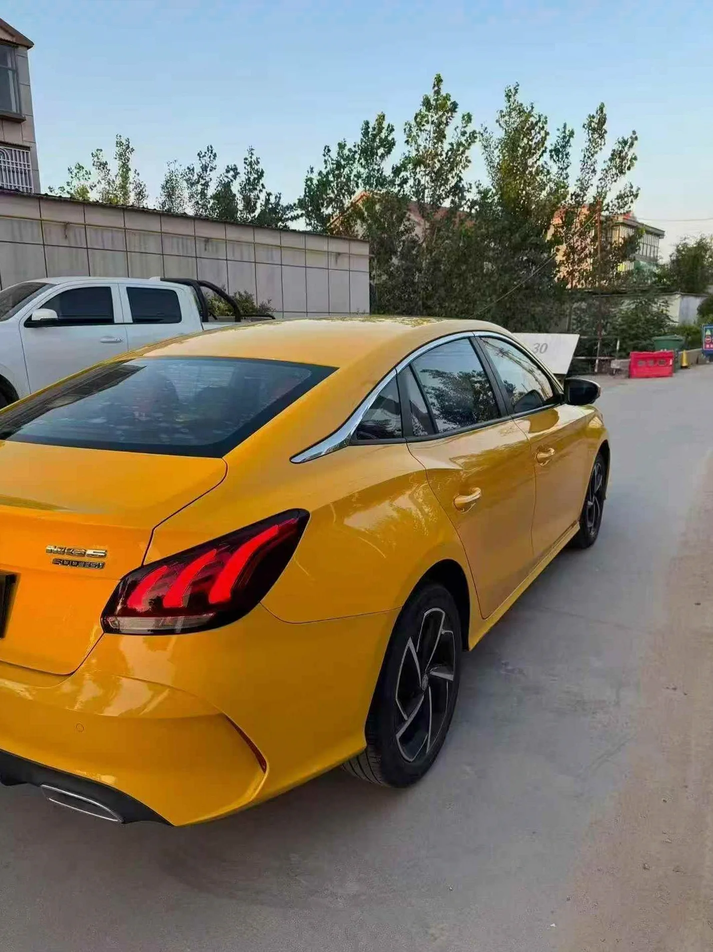 名爵5 驾驶室