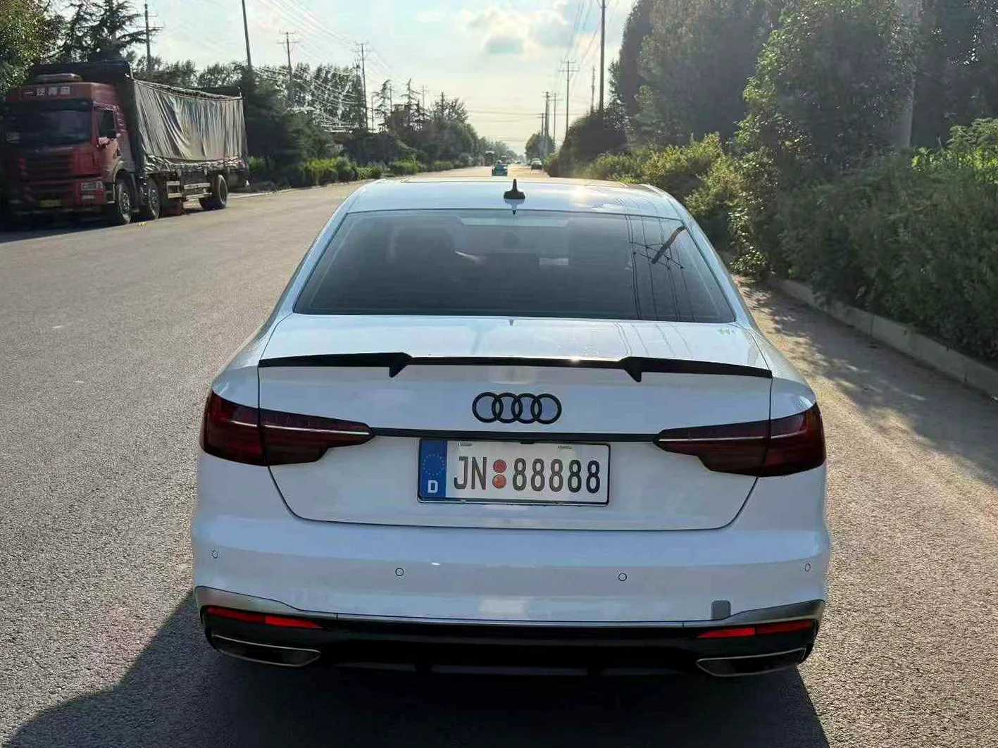 奥迪A4L 后面外观二
