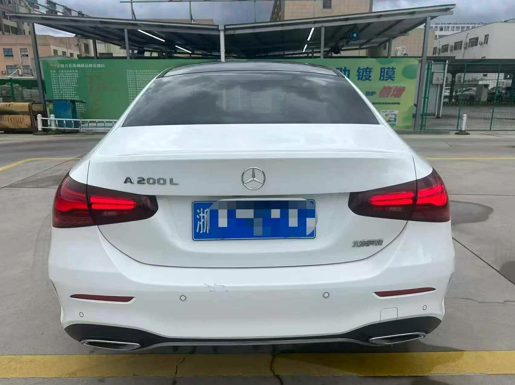 奔驰A 后面外观二