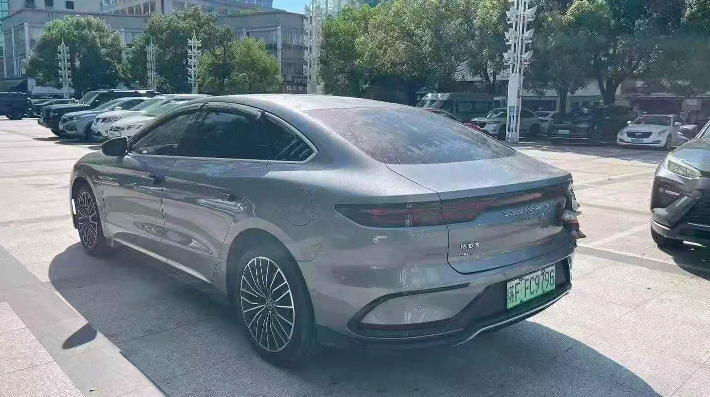 比亚迪汉 内饰前排