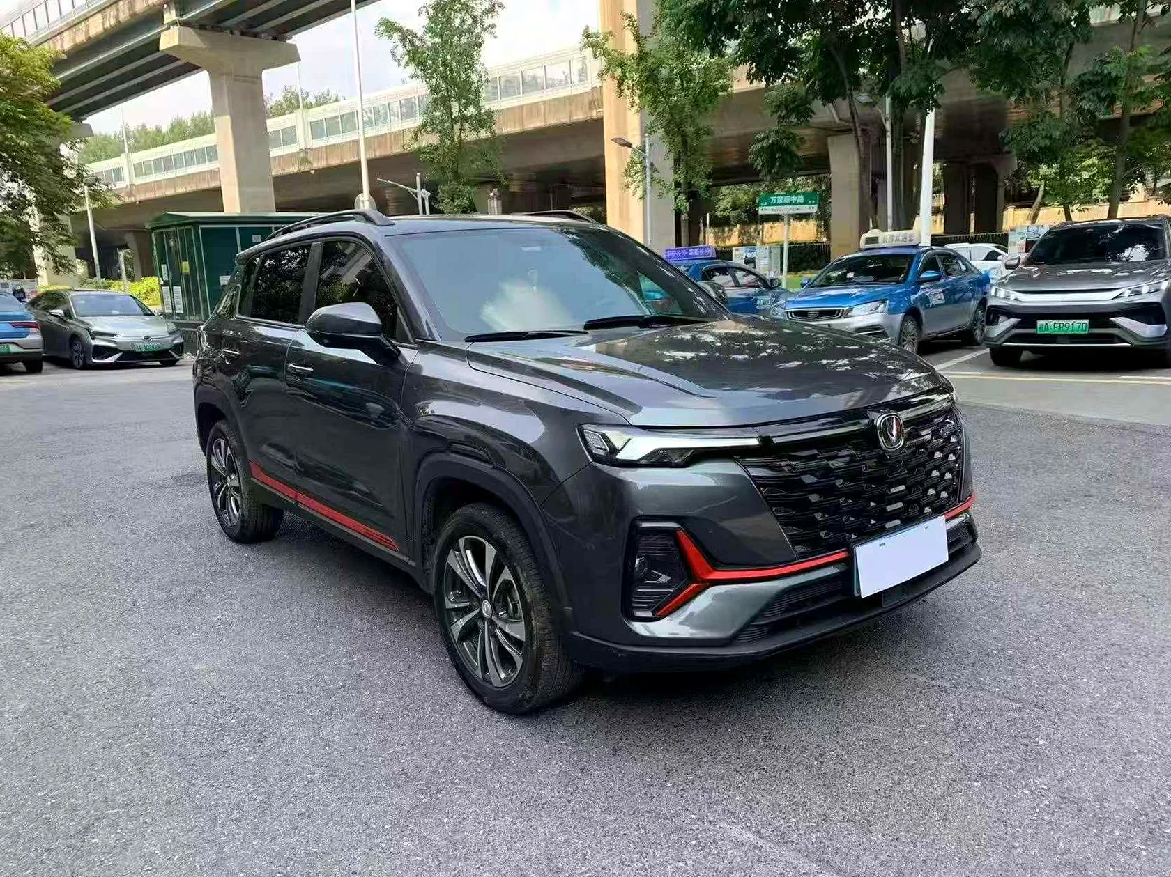 长安汽车CS35 正面外观三